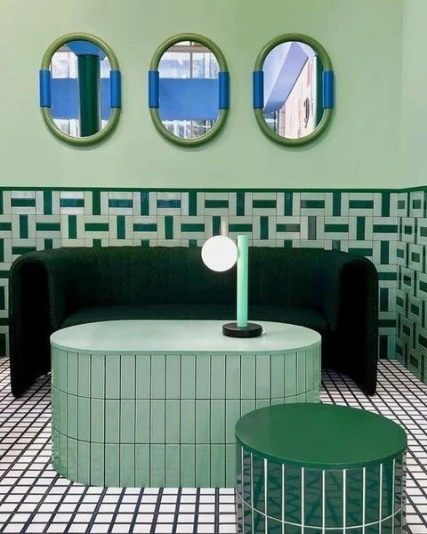 Atelier Areti, Tube with globes and cones