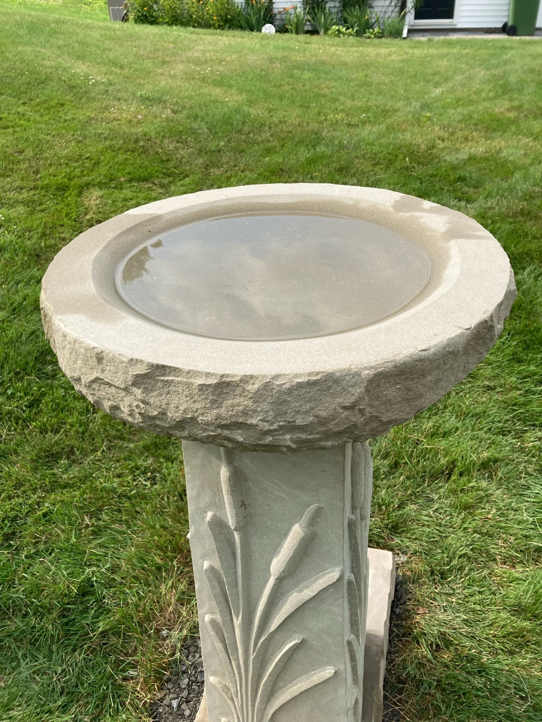Bull rush Birdbath 