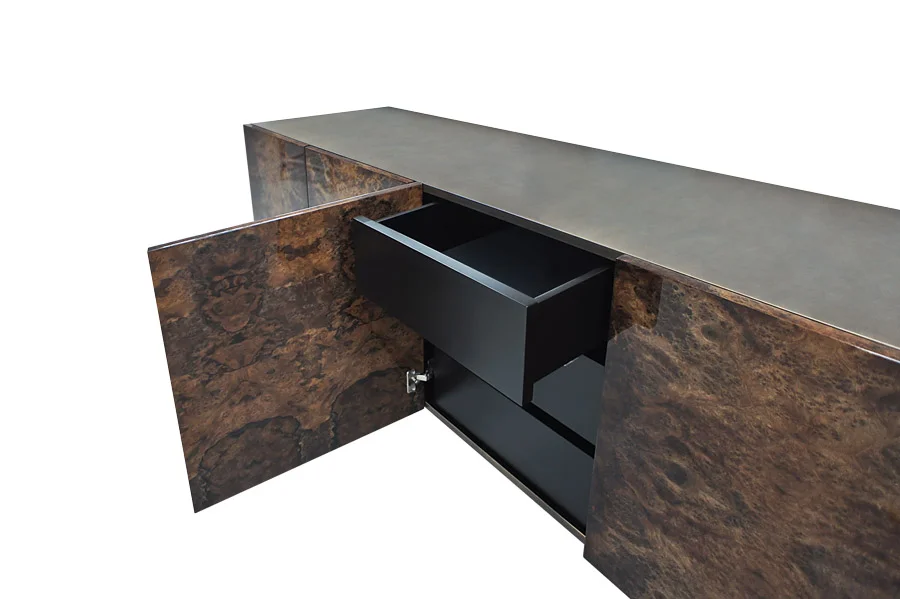 sideboard_walnut_root_polished_brass_pandora_3-811-1600-1200-100.jpg