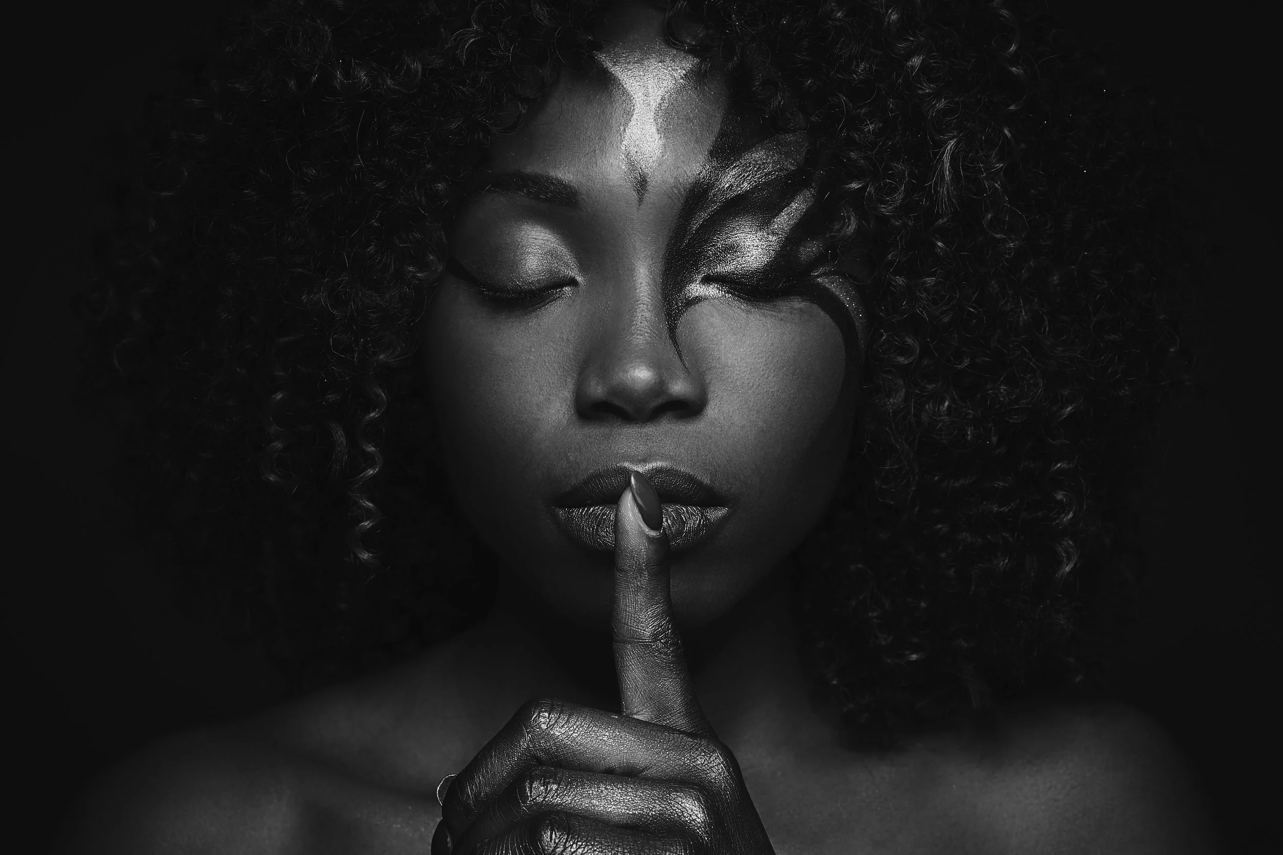Model: Sandrine S. MUA: Poudre et Paillettes
