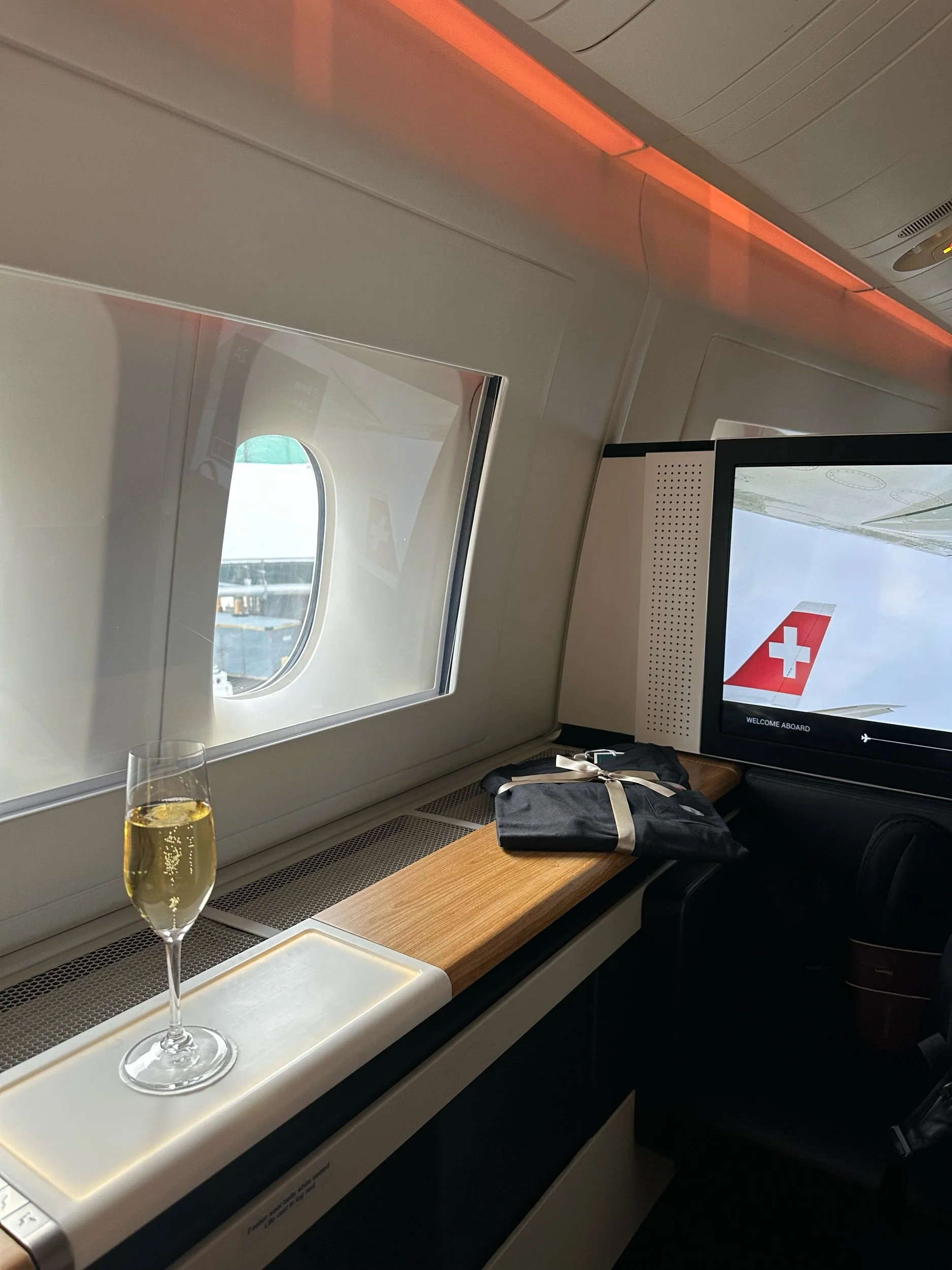 SWISS First vs. Business Class