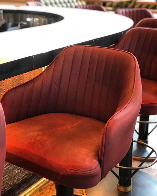Like to sit? May I present the SoPro bar stool. Modeled after the bucket seats of a #67Mustang ๐ itโs more comfy than any car in rush hour. Come to @southernproperboston for #crushhour from 5PM-7PM MON-FRI. We got ๐ฅ. We got ๐. We got hours of comfort for your rump & a hashtag forrest of food specials #hushpuppies #chickenwings #chickensandwich #pimentocheese #popovers #deviledeggs #candiedpecans #ribs
