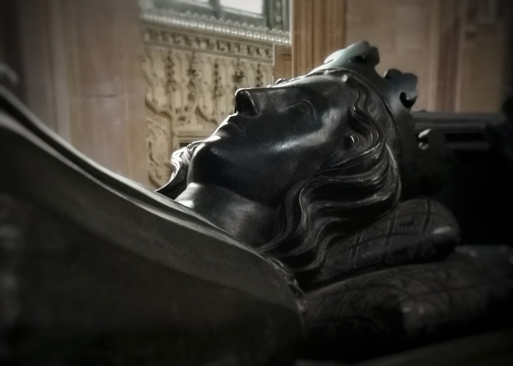 Eleanor of Castile Lincoln Cathedral-01.jpg