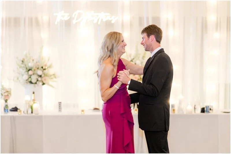 Drew & Lindsey-1639.jpg