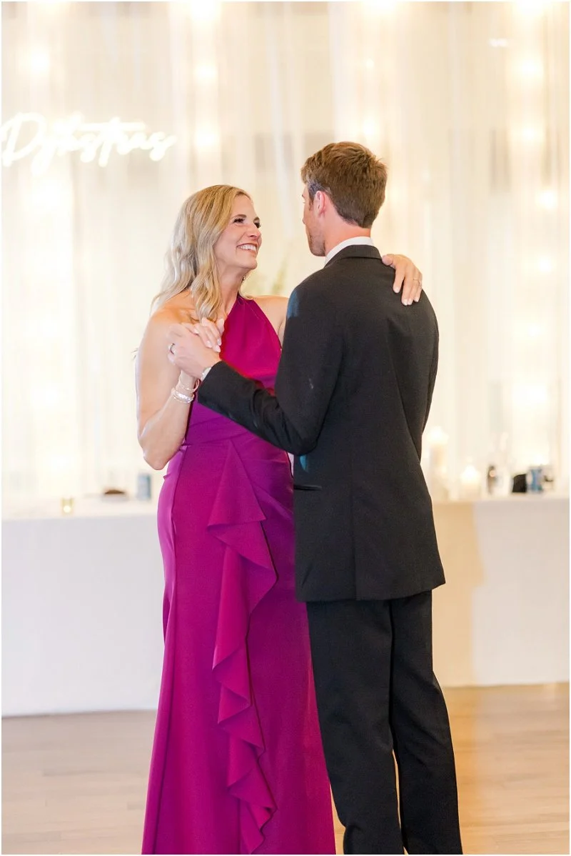 Drew & Lindsey-1647.jpg
