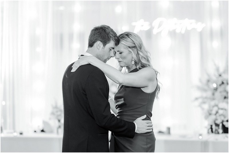 Drew & Lindsey-1652.jpg