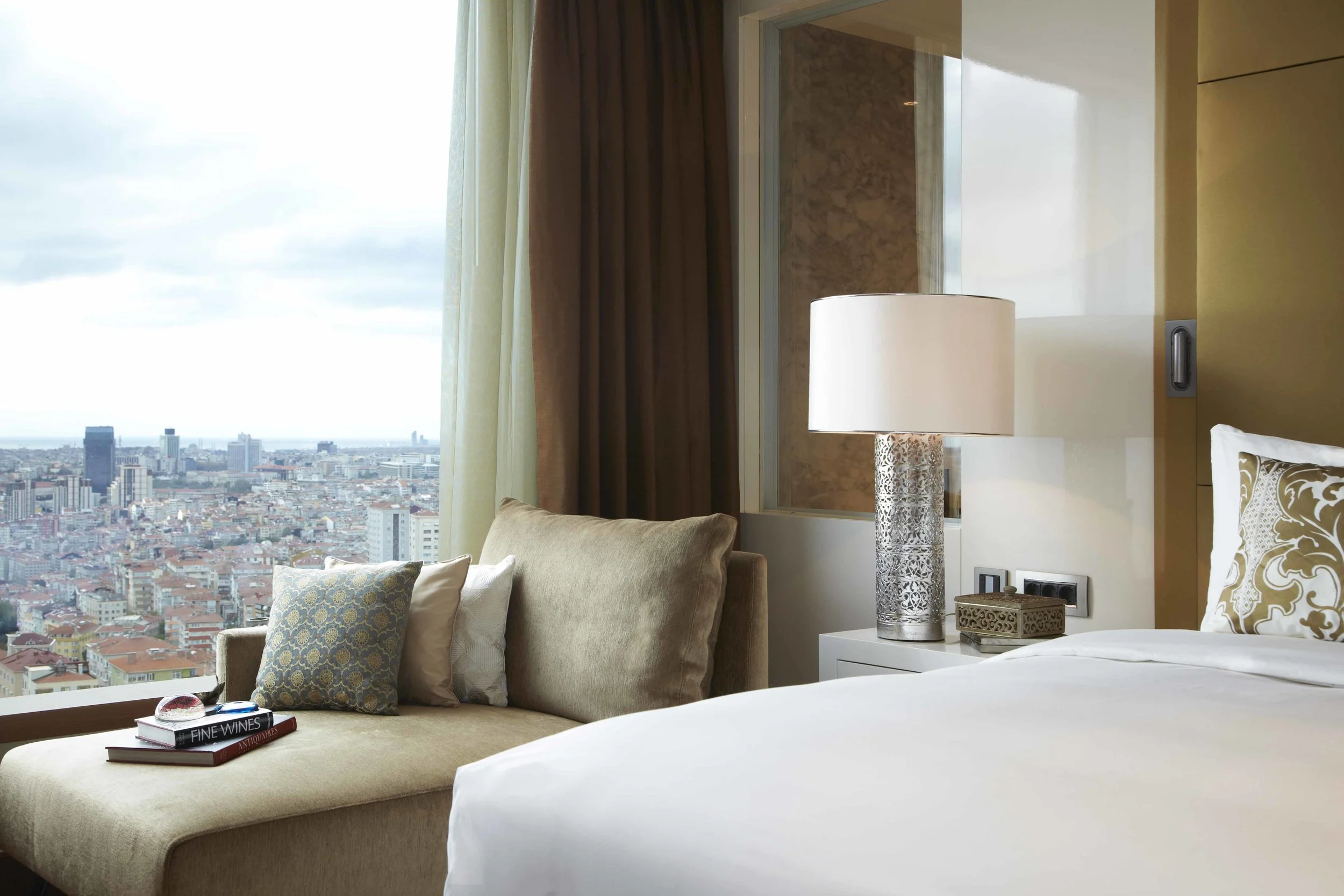 Renaissance Hotel Istanbul- Suite