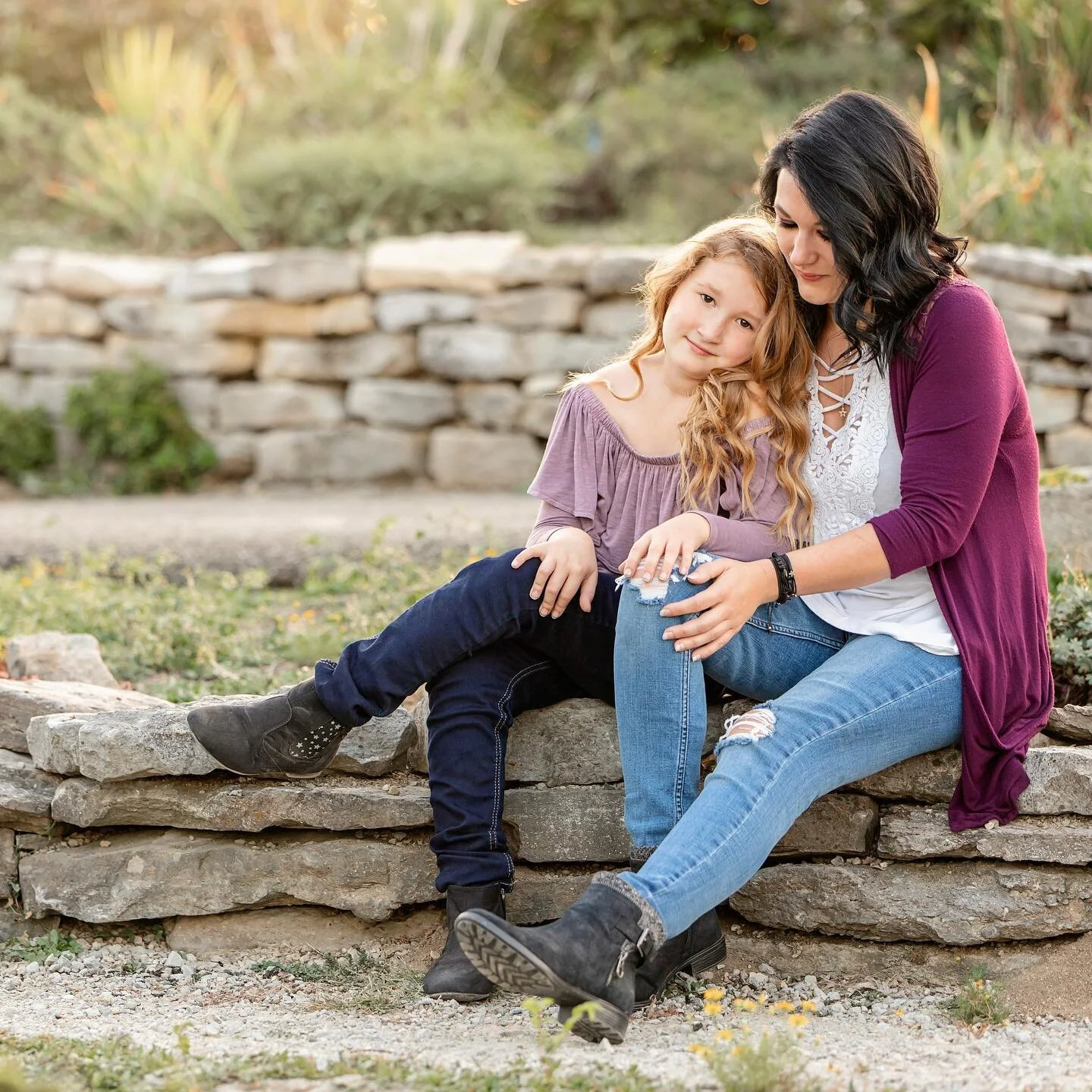 Revisiting some sessions from last year and I have to say late summer/early fall is my favorite time of year for photography. I can&rsquo;t wait for the autumn season to roll around again this year *sigh*
&bull;
&bull;
 #truetolifephotography #family