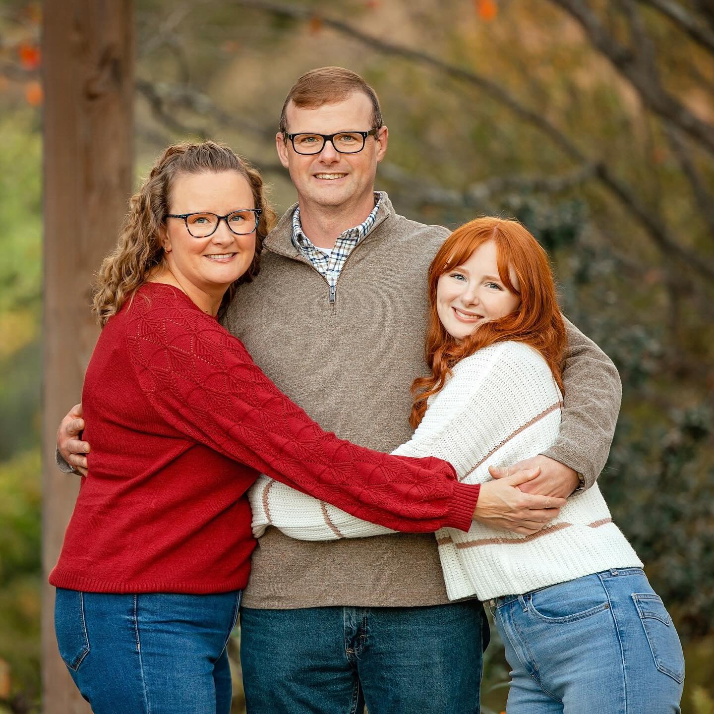 I love this time of year and sweet sessions like this🍂
&bull;
&bull;
#familyphotography #familygoals #familyphotographer  #portraitphotography #familyphotos #familyphotoshoot #fallfamilyphotos  #portrait #photoshoot #familyportraits #aultpark #lifes