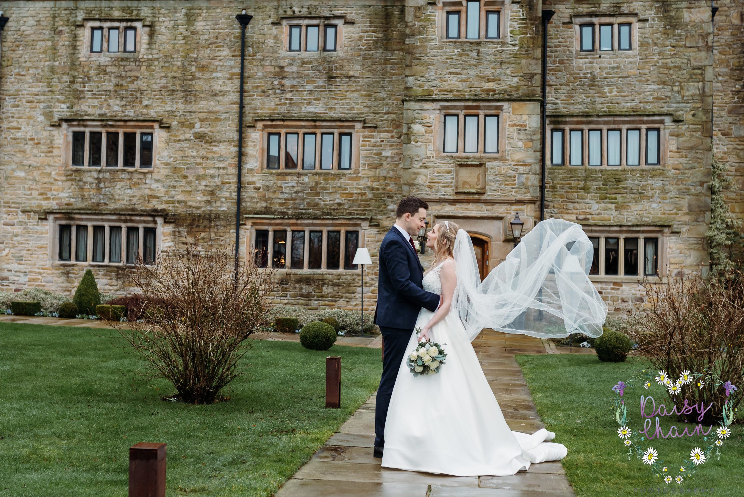 I love a good veil shot!