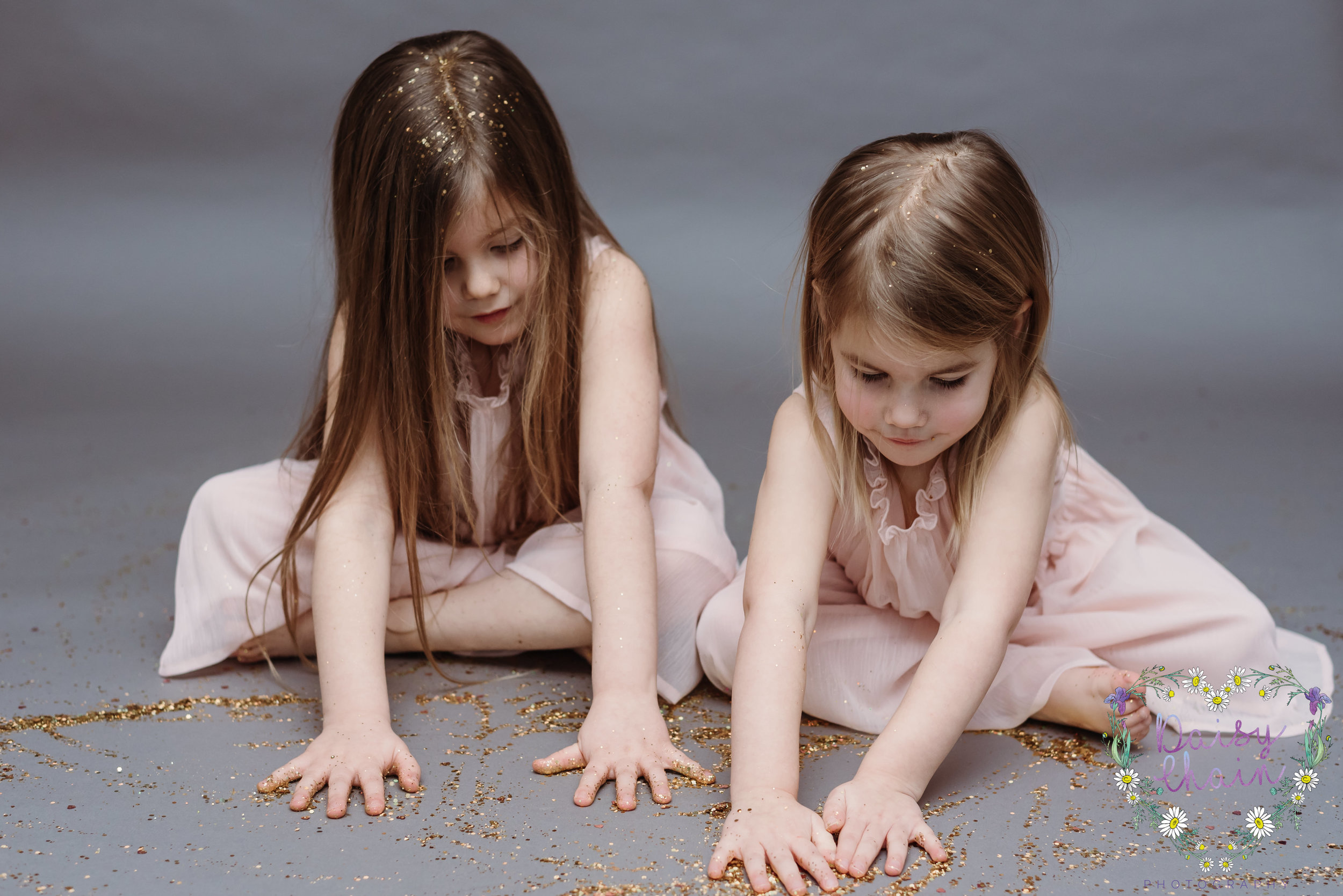 Gold glitter - children's photographer