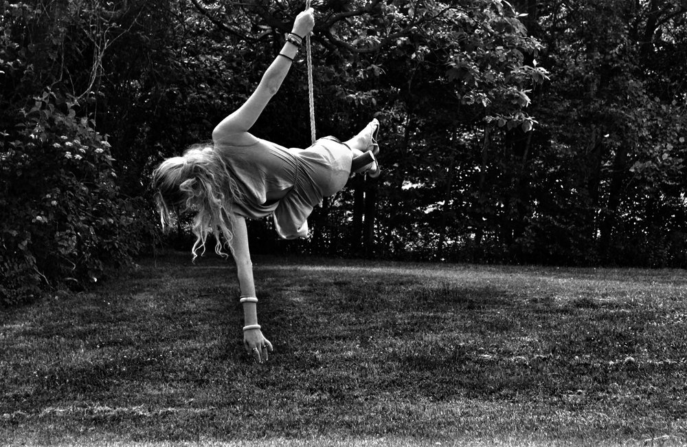 amanda+on+a+swing+B_W.jpg