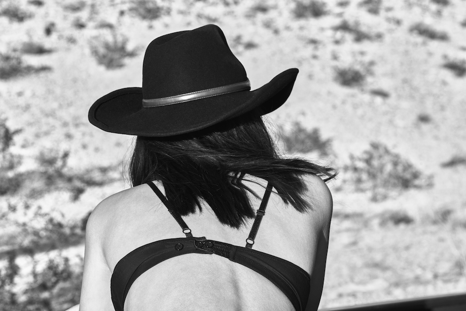Hat: Jessie Western / Bra: Celine