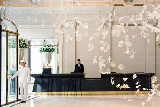 A Peninsula in Paris 