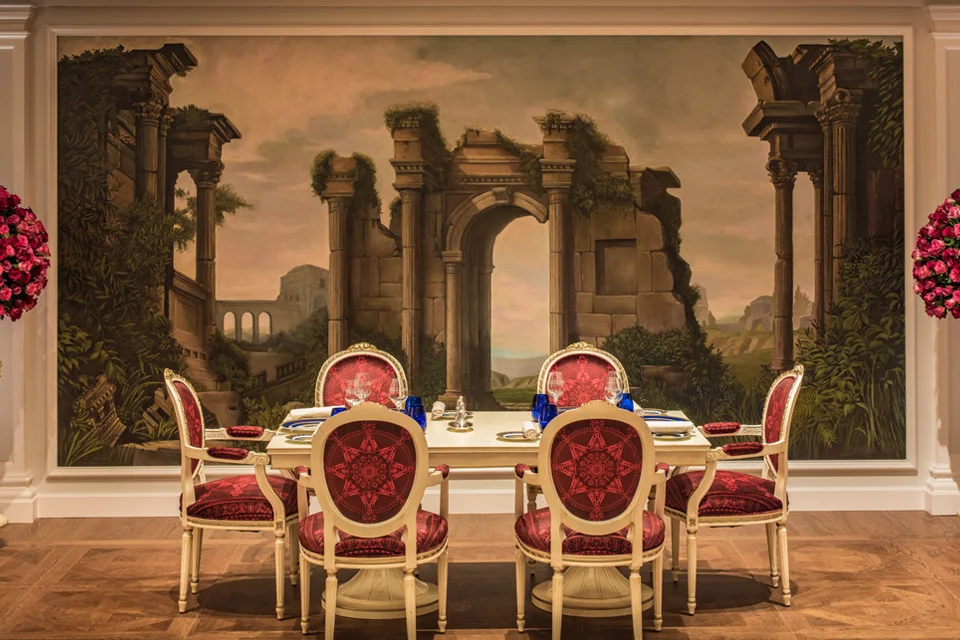 Wylde World: Palazzo Versace, Dubia