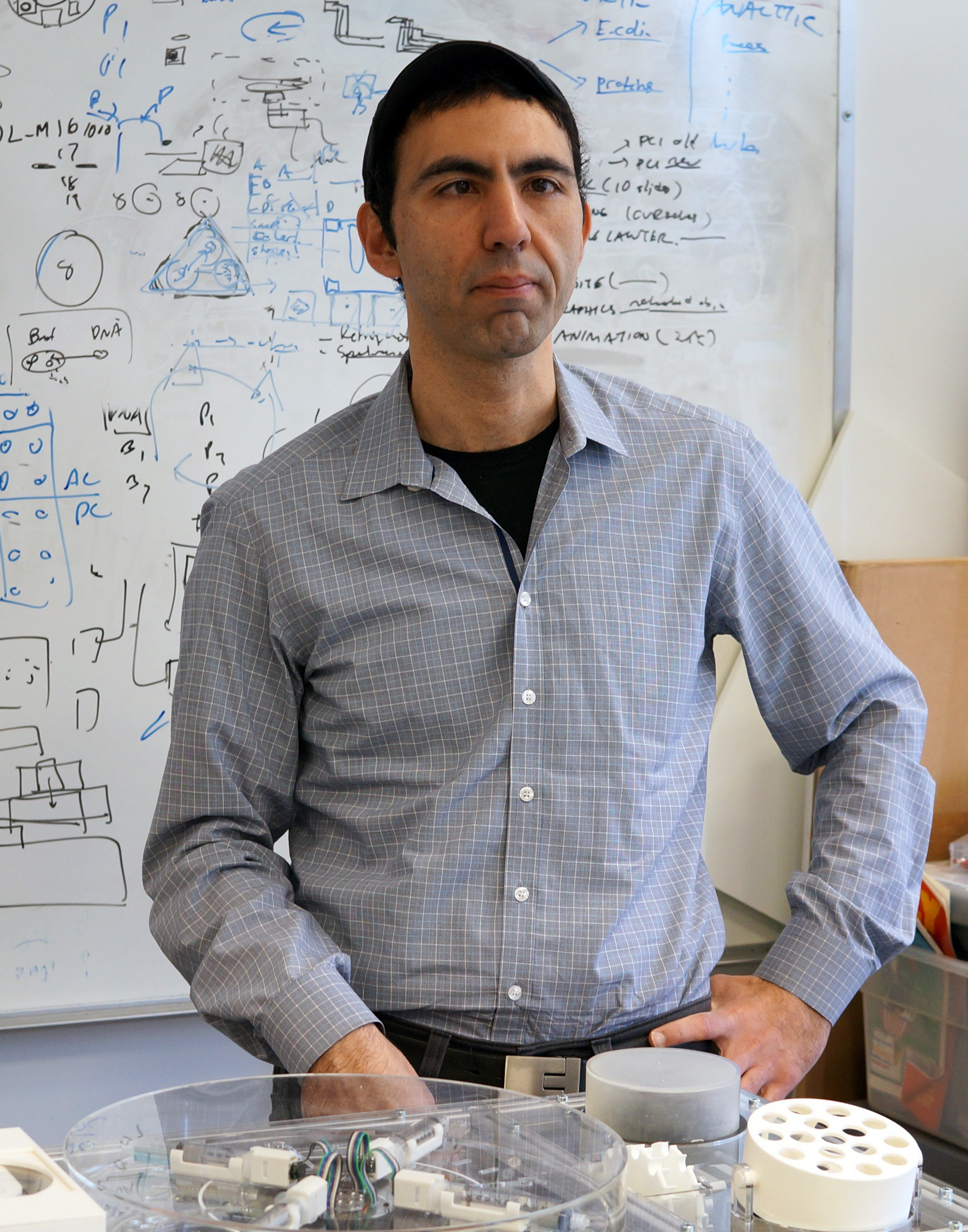 telhan_in_lab.jpg