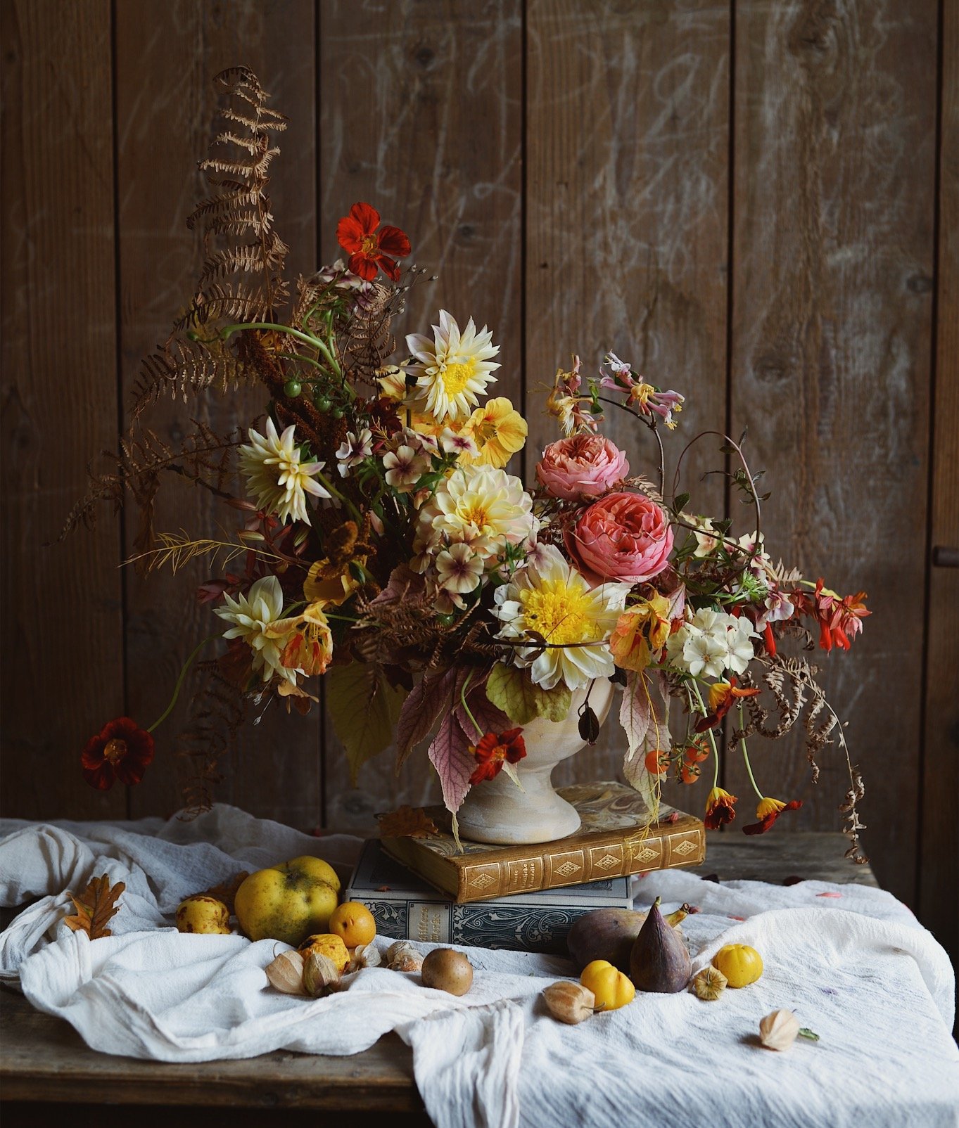 Gesteck_ohne_Steckmasse_foamfree_Arrangement_Centerpiece_flowerclass_blumneworkshop_osnabrück_slowflowers_germany Kopie 2.JPG