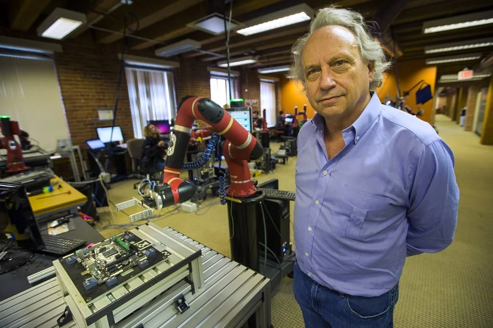1031_robotics-workplace03-1000x666.jpg
