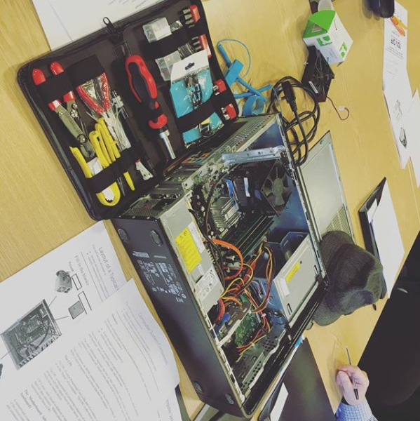 computer building workshop.png