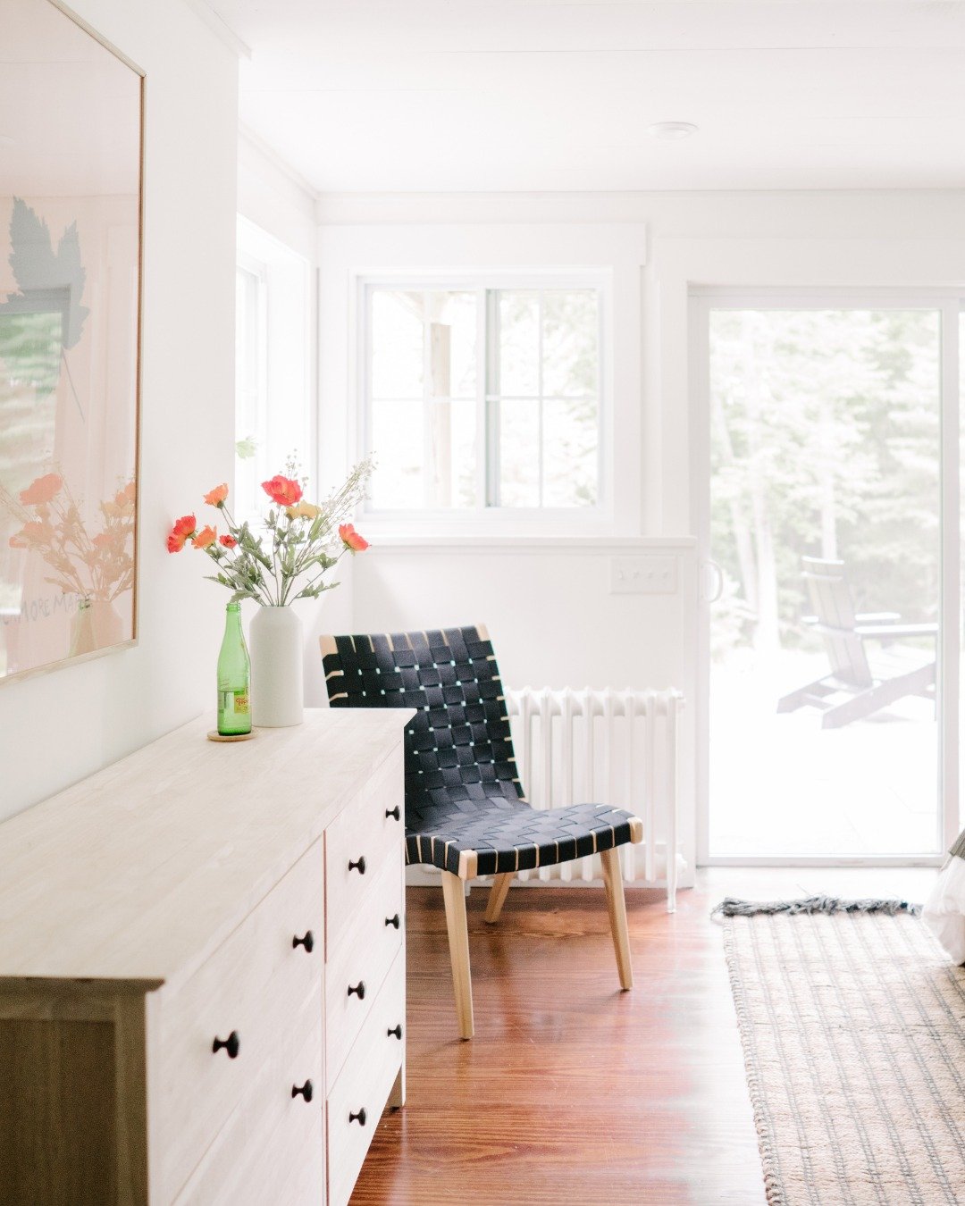 A quiet retreat with soft light at Blueberry Ridge.
.⁠
.⁠
.⁠
.⁠
.
#OrleyInteriors #NYCApartment #NewYorkCity #InteriorDesign #interior #home #homedesign #homedecor