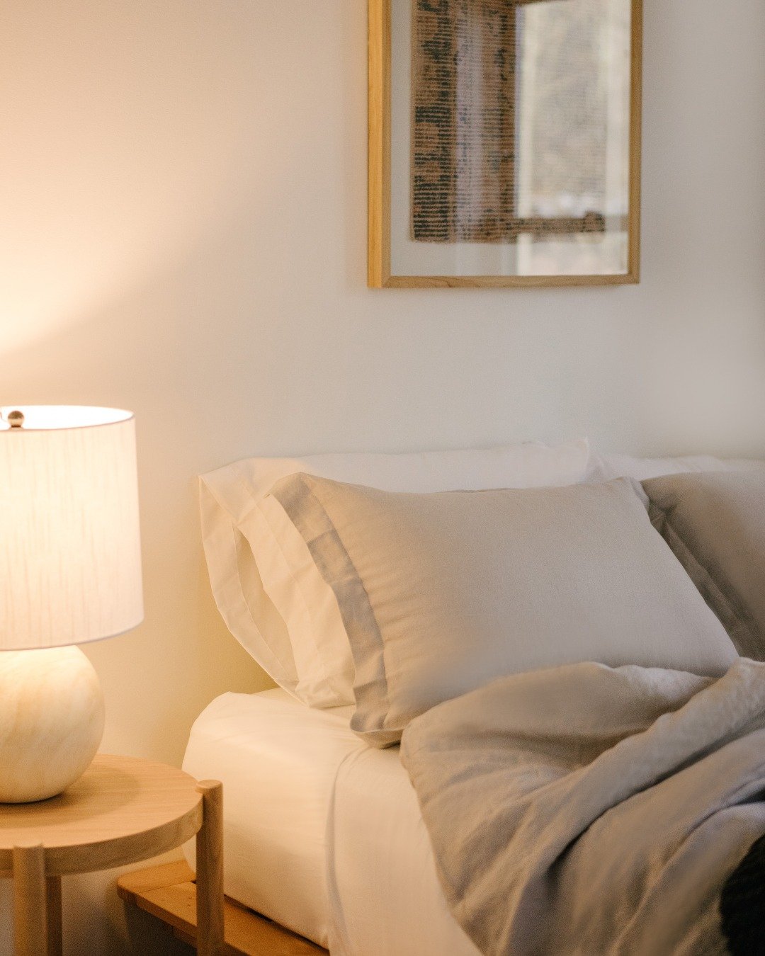 Stay in bed just a little longer at Blue Hill House.
.
.
.
.
.
📸 @juliahembreesmith⁠
#OrleyInteriors #InteriorDesign #HomeDecor #HomeDesign #UpstateNY #InteriorDesigner #ShortTermRental