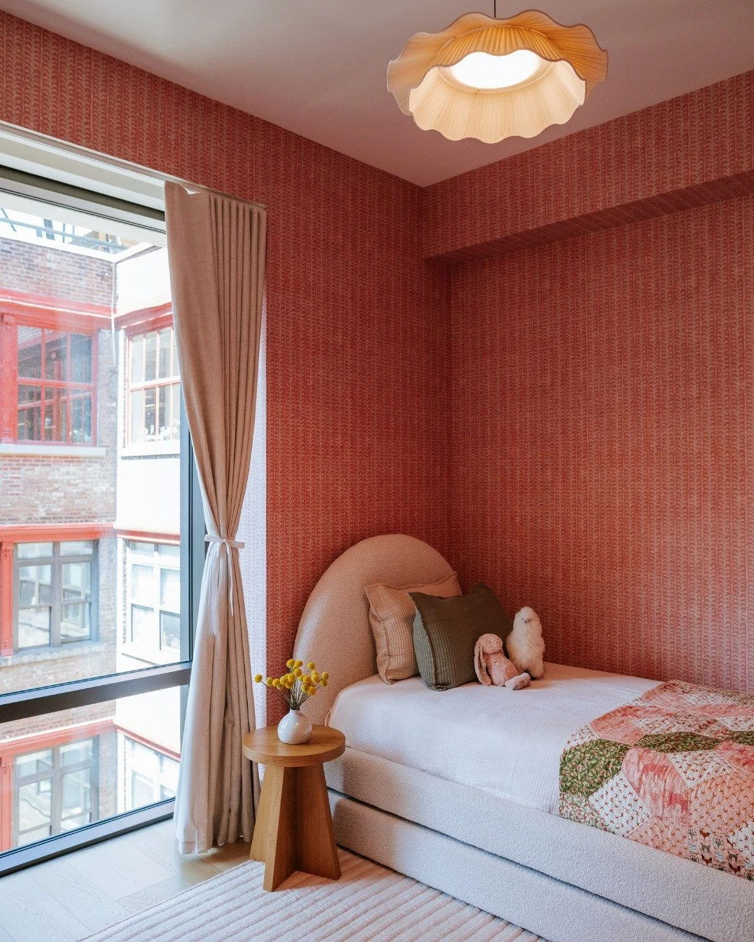 Shades of pink at the Flatiron Penthouse.
.
.
.
.
.
#InteriorDesign #NYCInteriorDesigner #CollectedInteriors #WarmMinimalism #InteriorDesignDaily