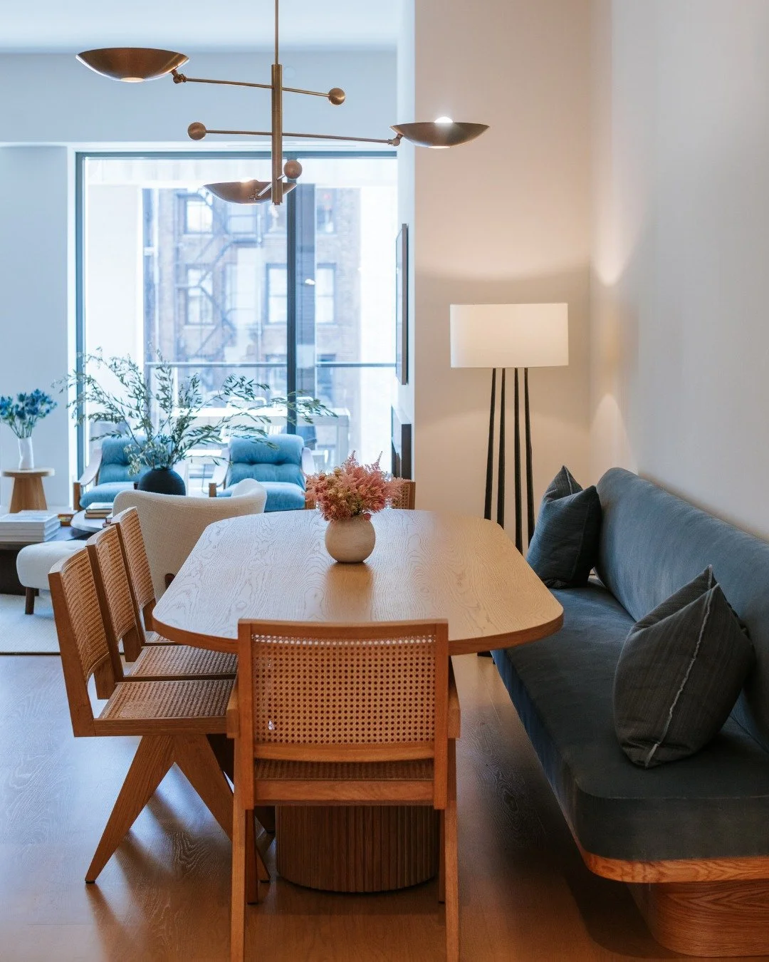 A corner made for lingering.
.
.
.
.
.
#InteriorDesign #NYCInteriorDesigner #CollectedInteriors #WarmMinimalism #InteriorDesignDaily