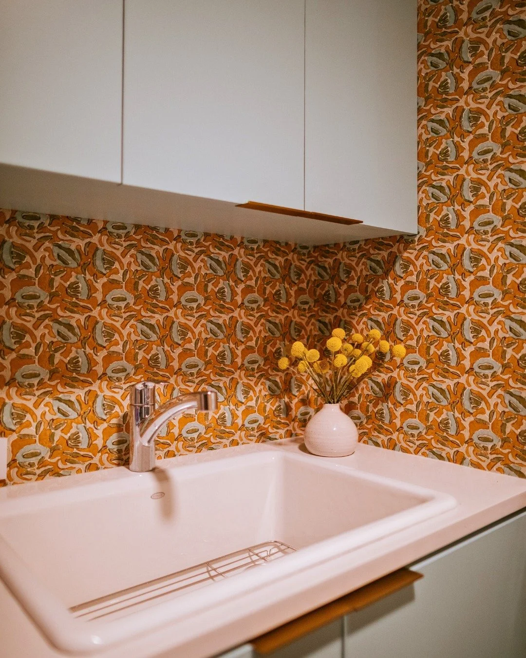 A cheerful corner wrapped in pattern at the Flatiron Penthouse.
.
.
.
.
.
#InteriorDesign #NYCInteriorDesigner #CollectedInteriors #WarmMinimalism #InteriorDesignDaily