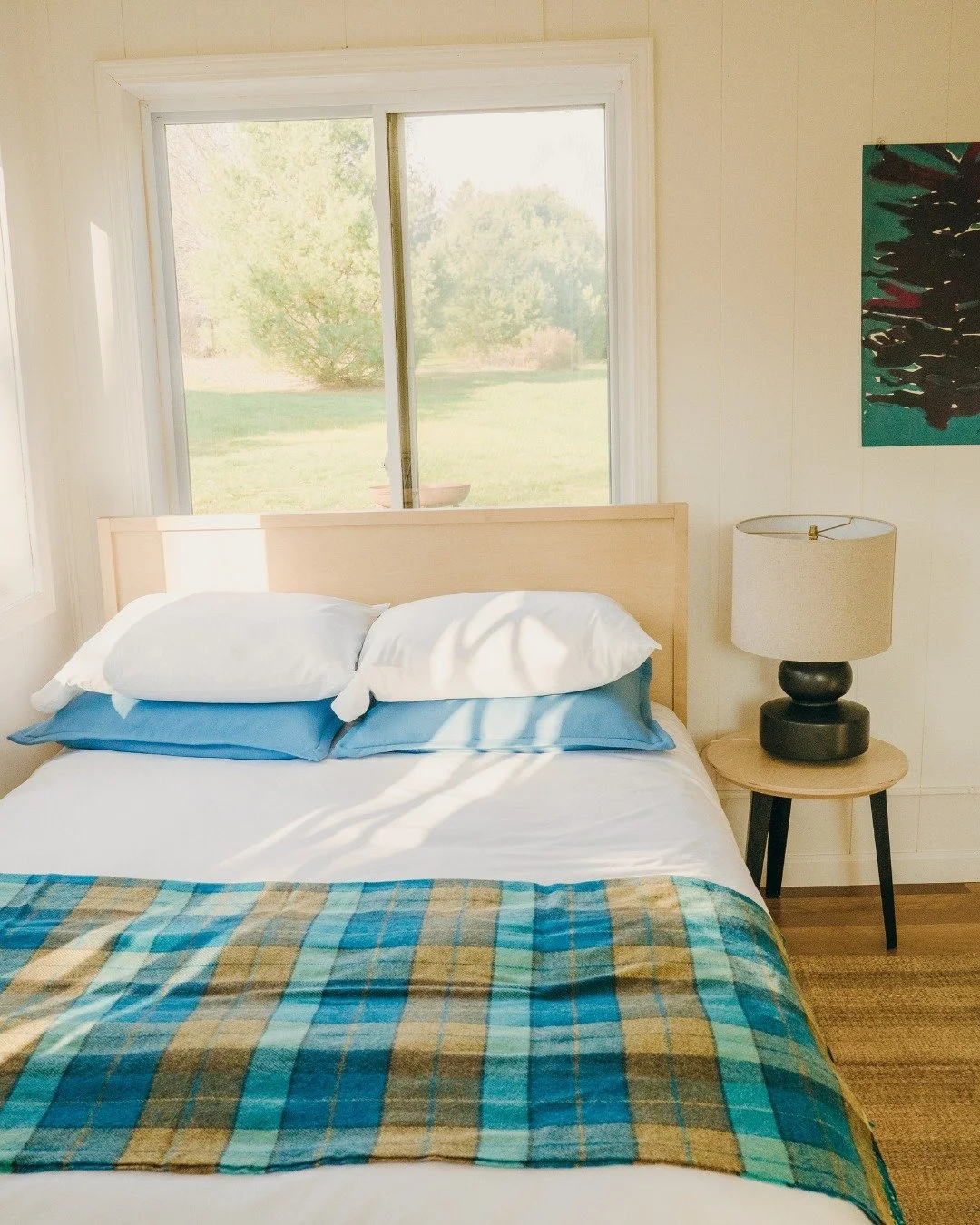 Each bedroom at Cranberry Pond pairs warm minimalism with eye-catching textiles.
.
.
.
.
.
#VacationRental #BedoomDesign #InteriorDesign #UpstateNY