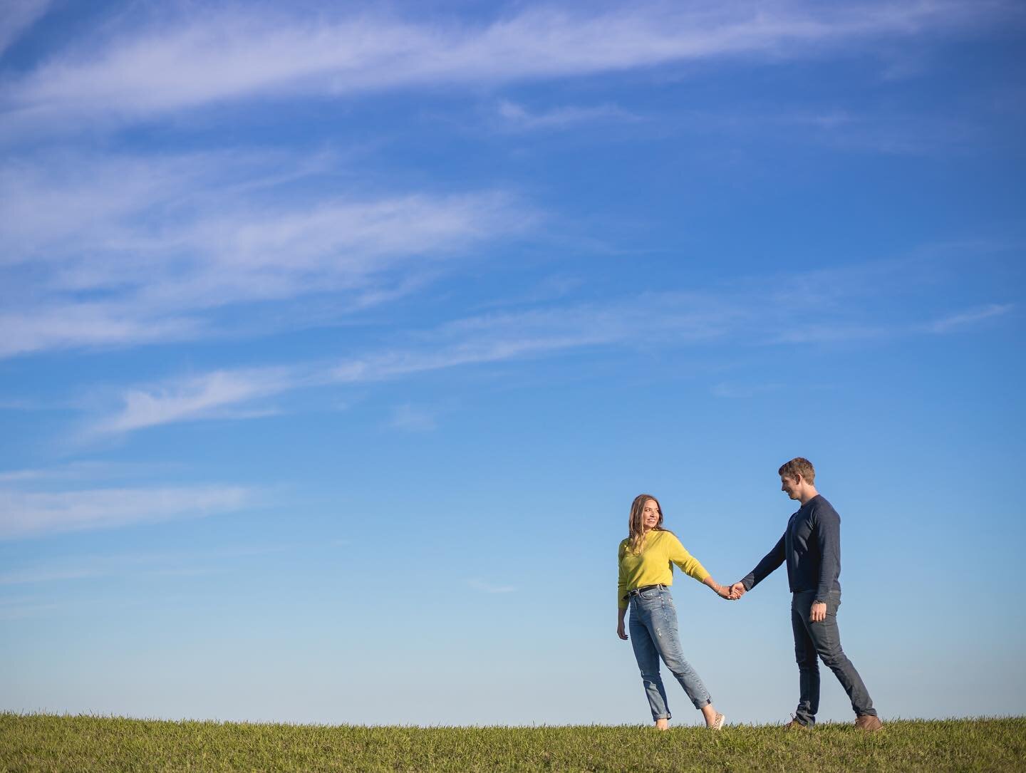 Kacie + Jason. Photo by @bc__photo @figweddings #chicagoweddings #chicago engagement session #chicagobeaches #montrosebeachchicago #engagementphotos #chicagoengagement #chicagocouplesphotographer #chicagocouplesphotography