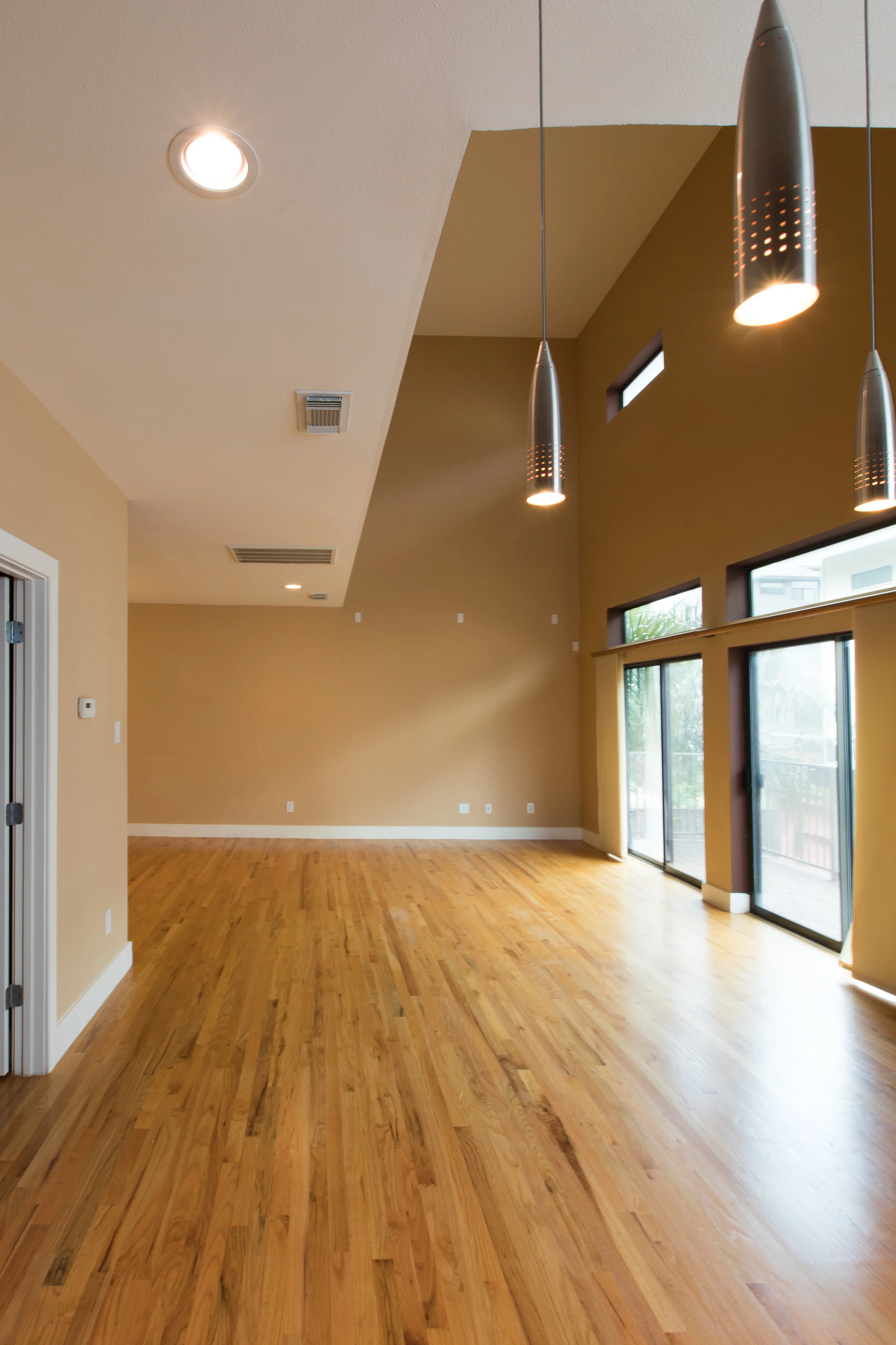 4122 Living Area-2.jpg