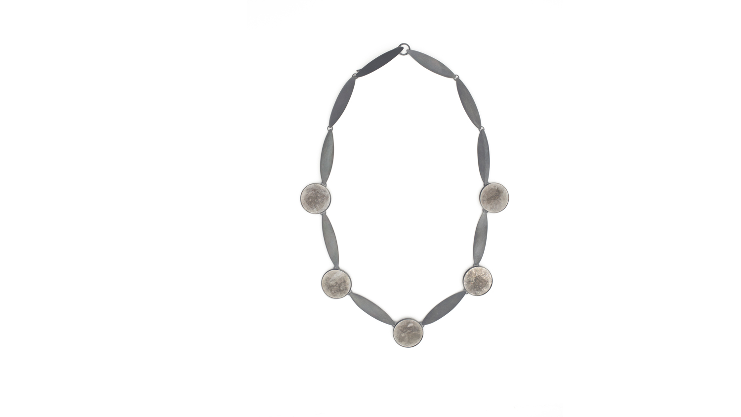 raissa-bump-'queue'-necklace-4.jpg