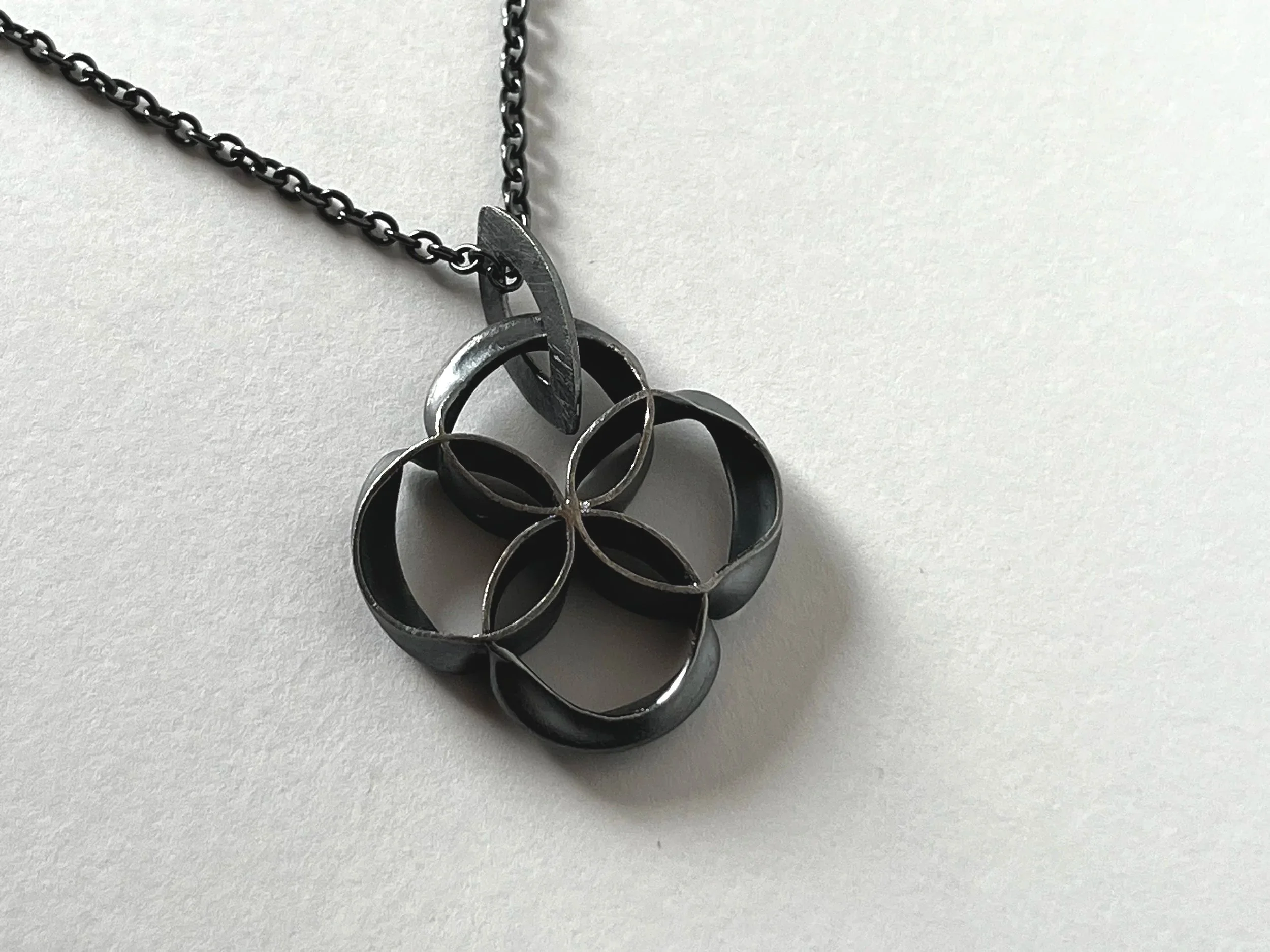 beauty+pendant+1.jpg