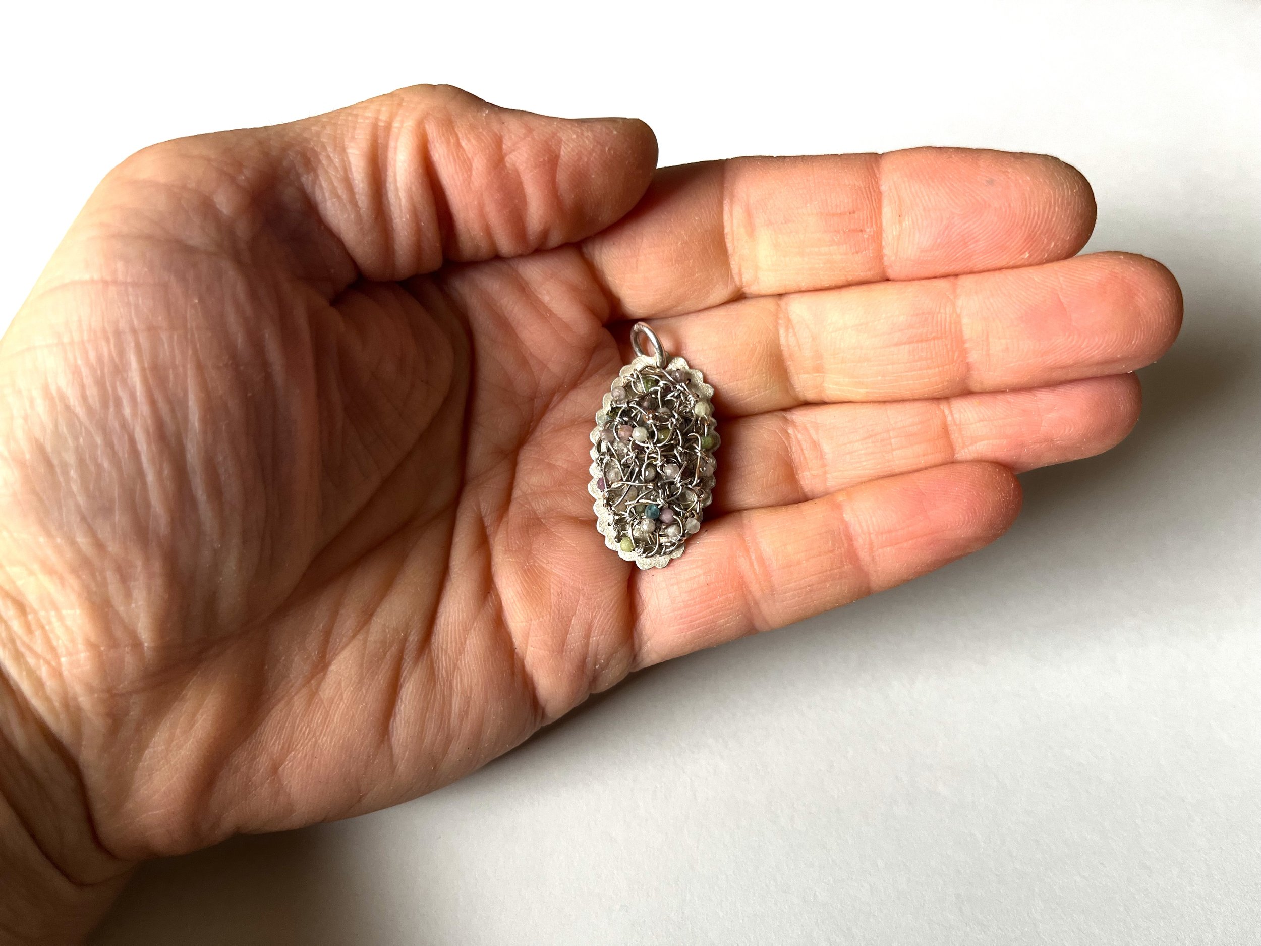 squiggle pendant 3.jpg