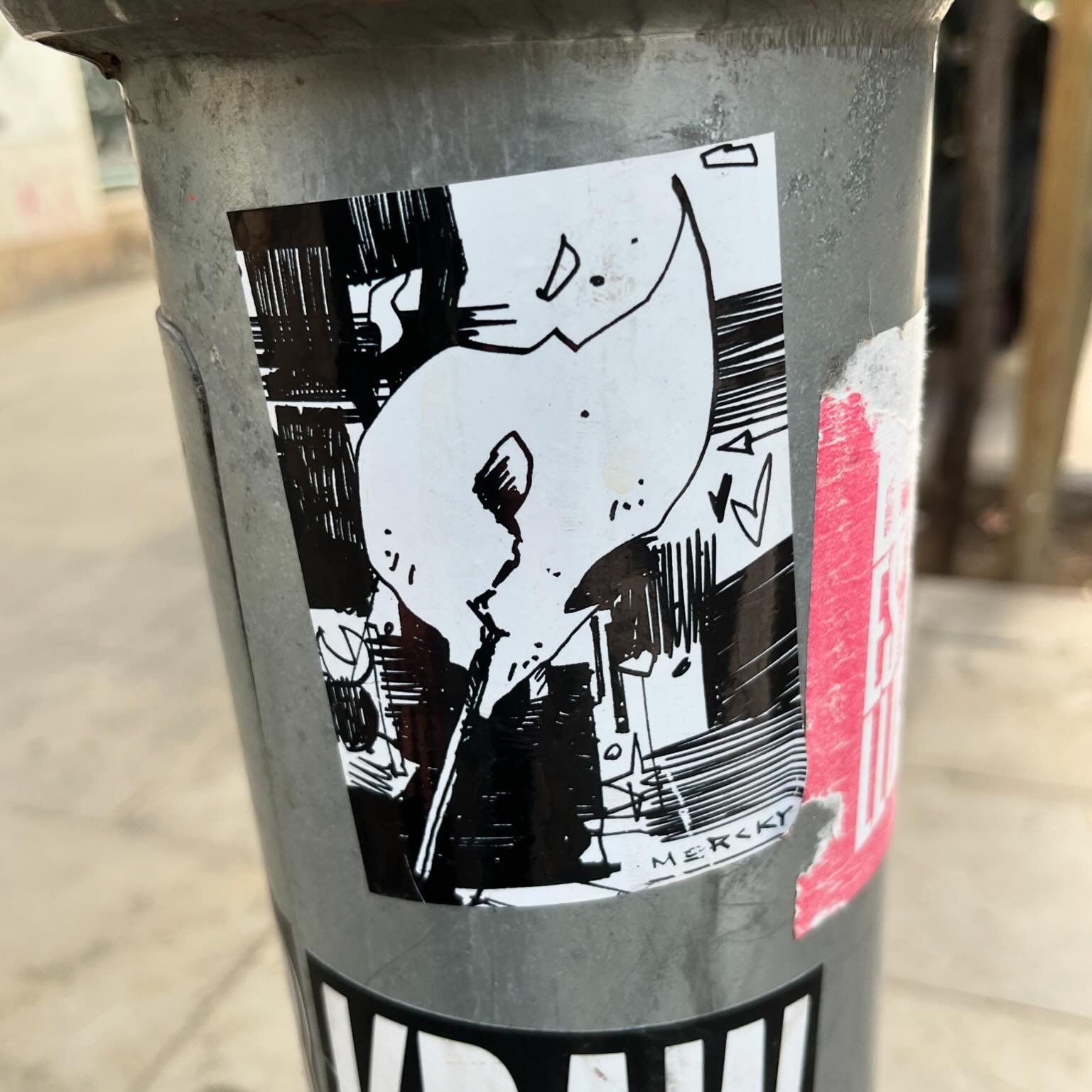 @morcky_troubles #morcky_troubles 
#streetart #bcnstreetart #streetartbarcelona #sticker #stickerart #stickerbarcelona #urbanart #urbanartist #barcelonastreetart #arteenlascalles #bcnstreetstyle #bcnstreetstyletour #arteurba #barcelonastreetstyletour