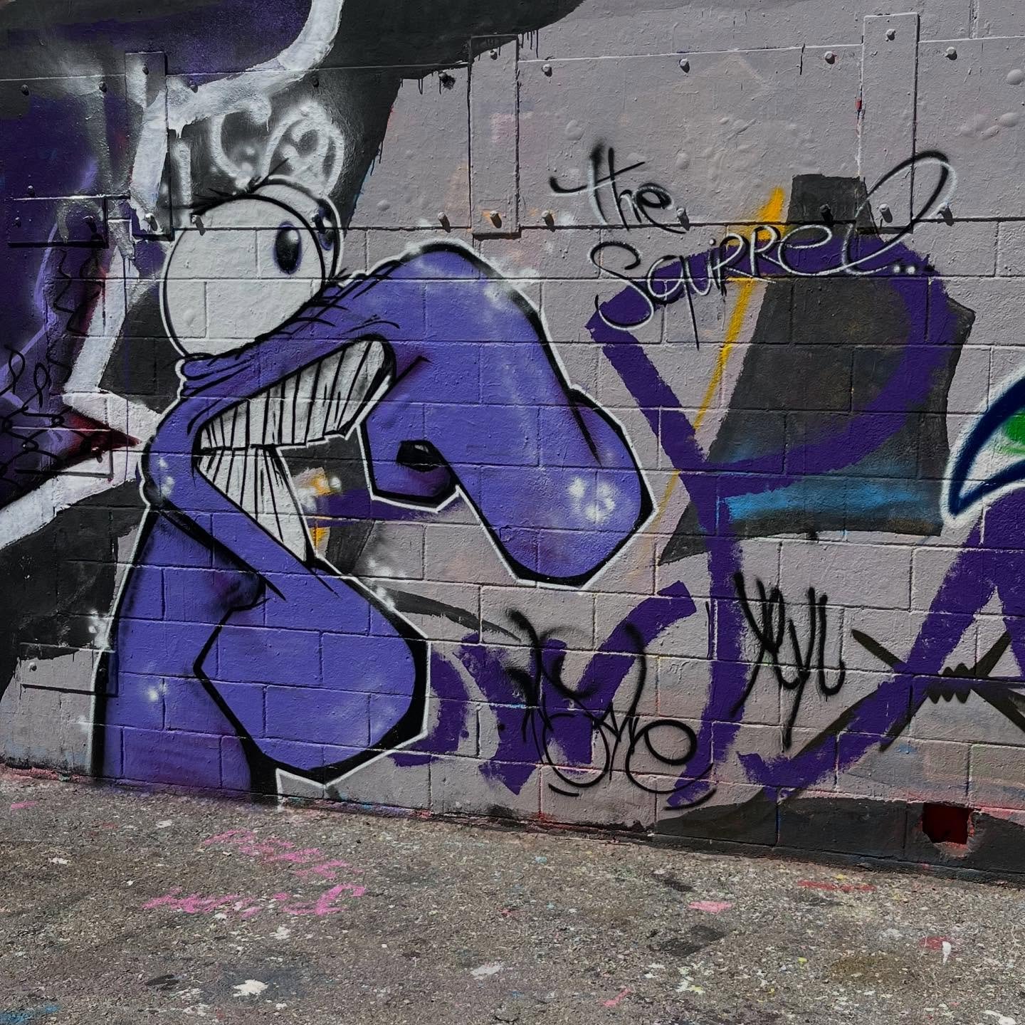 #streetart #bcnstreetart #streetartbarcelona #spraypaintart #spraypaintbarcelona #urbanart #urbanartist #barcelonastreetart #arteenlascalles #bcnstreetstyle #bcnstreetstyletour #arteurba #barcelonastreetstyletour #barcelonastreetstyletour.com #street