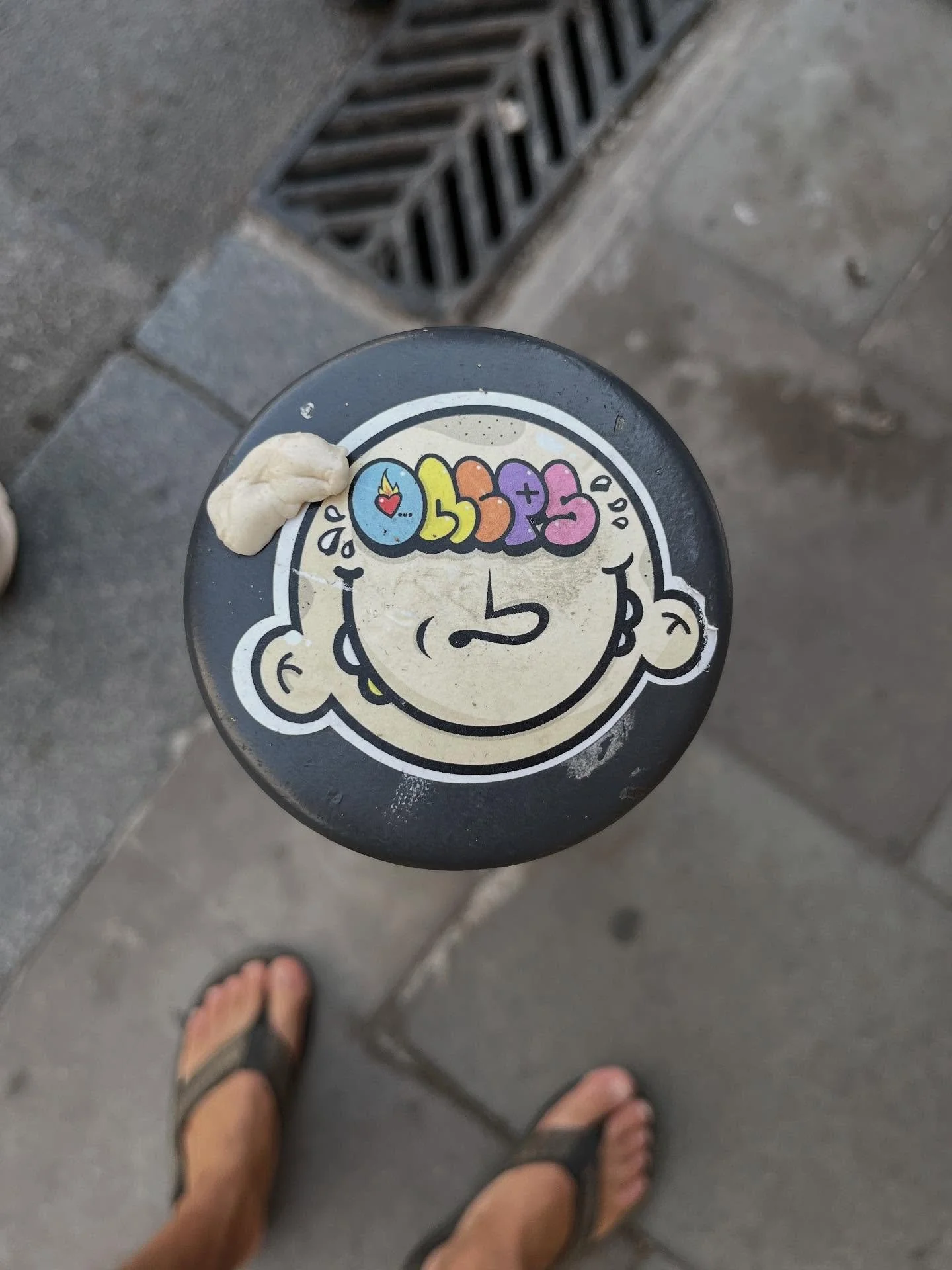 @oncps #oncps #streetart #bcnstreetart #streetartbarcelona #sticker #stickerart #stickerbarcelona #urbanart #urbanartist #barcelonastreetart #arteenlascalles #bcnstreetstyle #bcnstreetstyletour #arteurba #barcelonastreetstyletour #barcelonastreetstyl