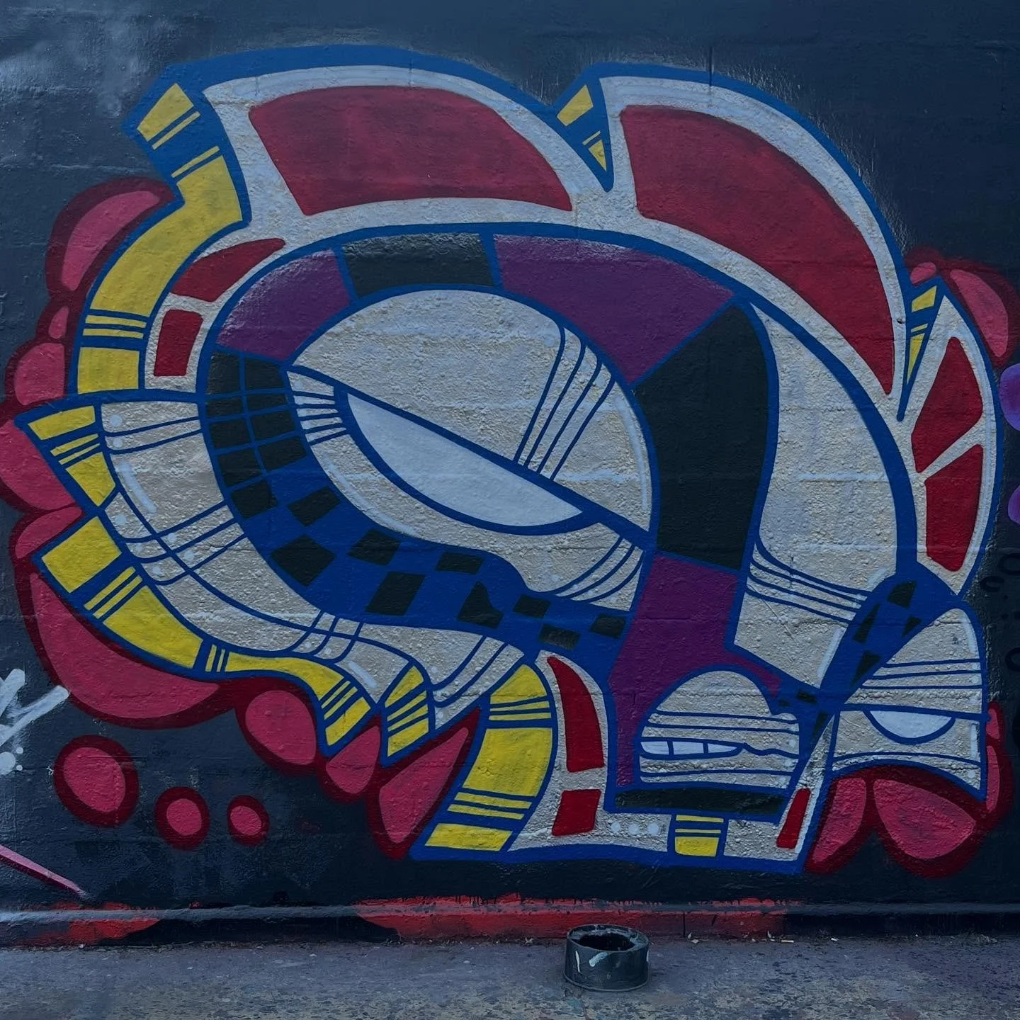 #streetart #bcnstreetart #streetartbarcelona #spraypaintart #spraypaintbarcelona #urbanart #urbanartist #barcelonastreetart #arteenlascalles #bcnstreetstyle #bcnstreetstyletour #arteurba #barcelonastreetstyletour #barcelonastreetstyletour.com #street