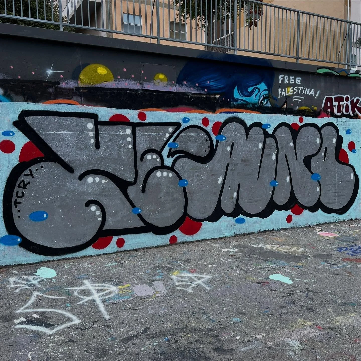 #graffiti #graffitiart #graffitiartist #graffitibarcelona #barcelonagraffiti #spraypaint #spraypaintart #bcngraffiti #arteenlascalles #spraypaintbarcelona #arteurba #bcnstreetstyletour #barcelonastreetstyletour #barcelonastreetstyletour.com #streetar