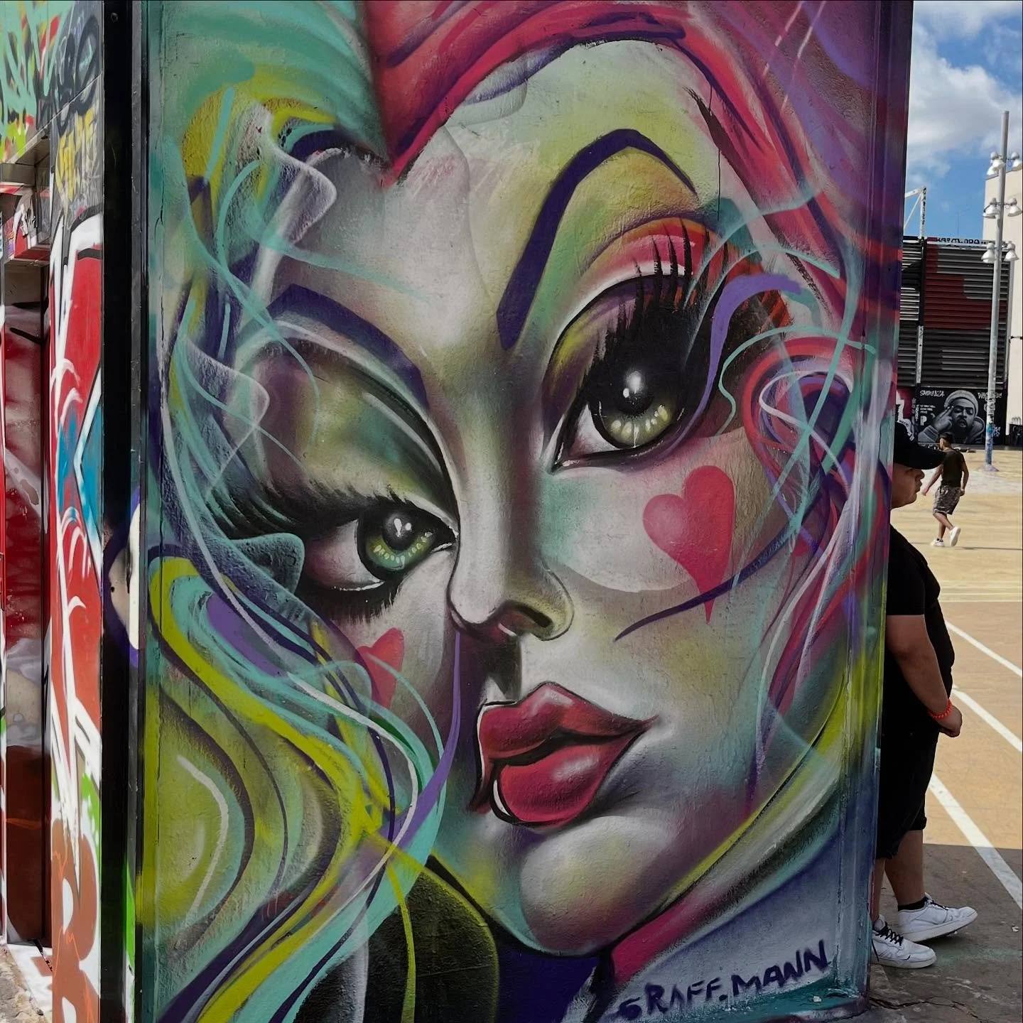 @graff__mann #graff__mann #streetart #bcnstreetart #streetartbarcelona #spraypaintart #spraypaintbarcelona #urbanart #urbanartist #barcelonastreetart #arteenlascalles #bcnstreetstyle #bcnstreetstyletour #arteurba #barcelonastreetstyletour #barcelonas