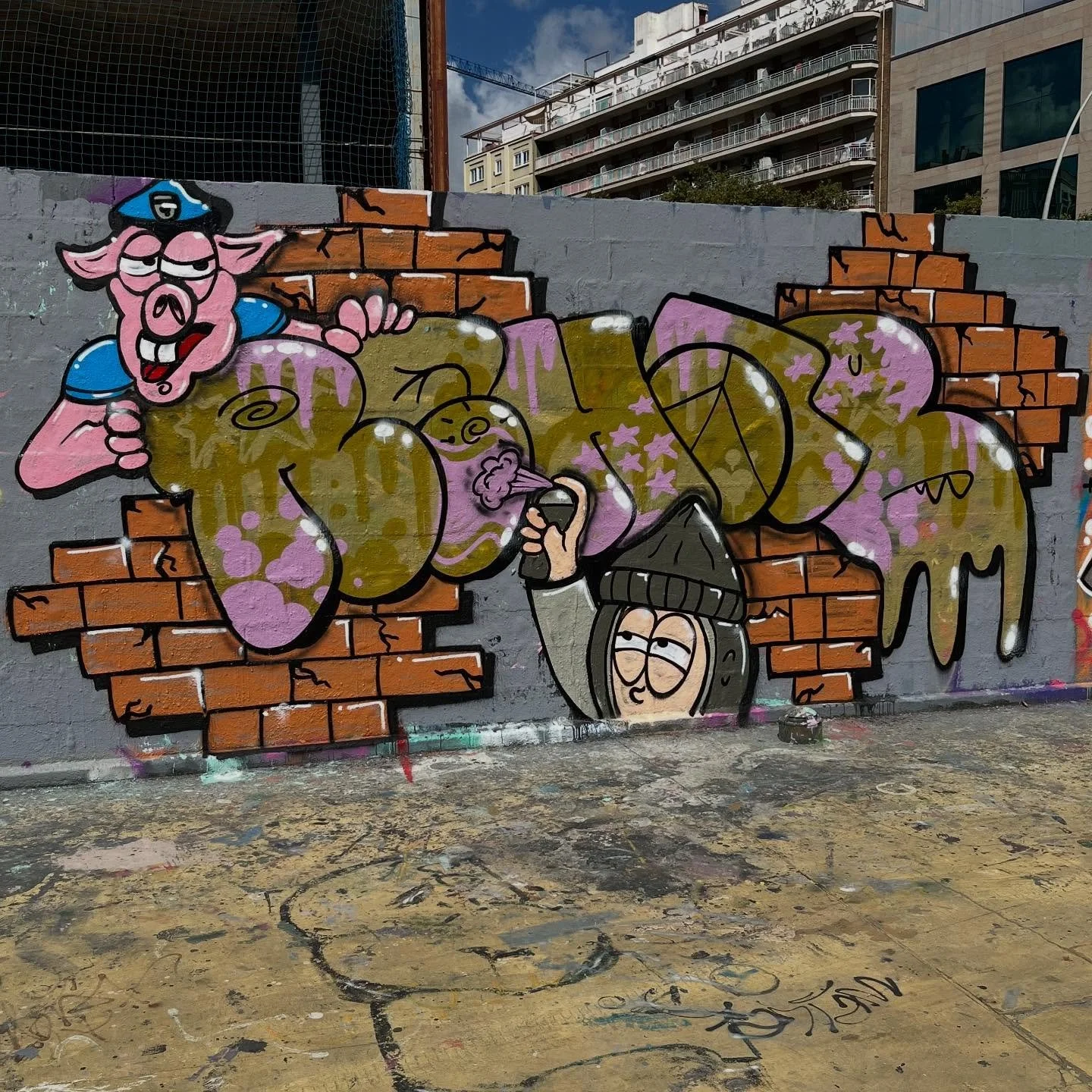 #graffiti #graffitiart #graffitiartist #graffitibarcelona #barcelonagraffiti #spraypaint #spraypaintart #bcngraffiti #arteenlascalles #spraypaintbarcelona #arteurba #bcnstreetstyletour #barcelonastreetstyletour #barcelonastreetstyletour.com #streetar