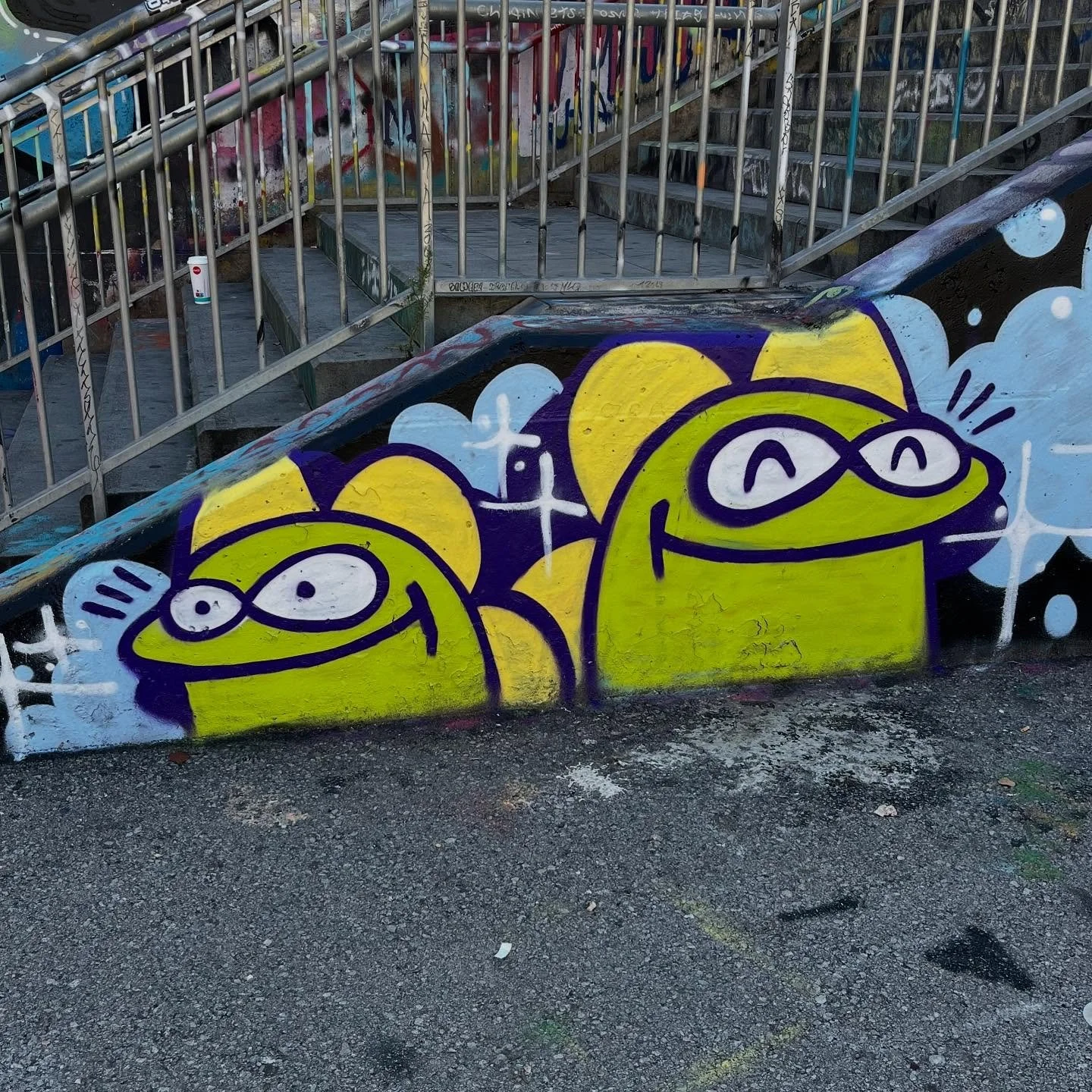 #streetart #bcnstreetart #streetartbarcelona #spraypaintart #spraypaintbarcelona #urbanart #urbanartist #barcelonastreetart #arteenlascalles #bcnstreetstyle #bcnstreetstyletour #arteurba #barcelonastreetstyletour #barcelonastreetstyletour.com #street