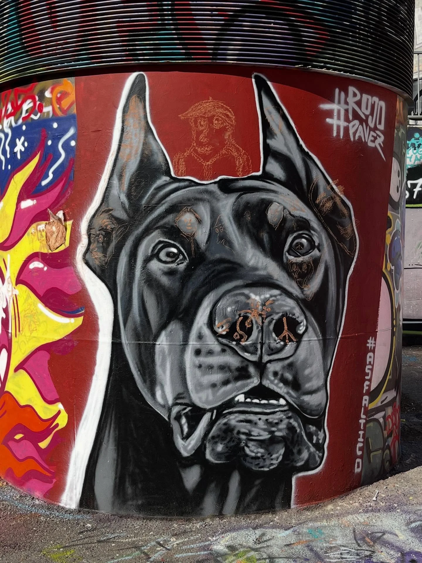 @rojopavez #rojopavez #streetart #bcnstreetart #streetartbarcelona #spraypaintart #spraypaintbarcelona #urbanart #urbanartist #barcelonastreetart #arteenlascalles #bcnstreetstyle #bcnstreetstyletour #arteurba #barcelonastreetstyletour #barcelonastree