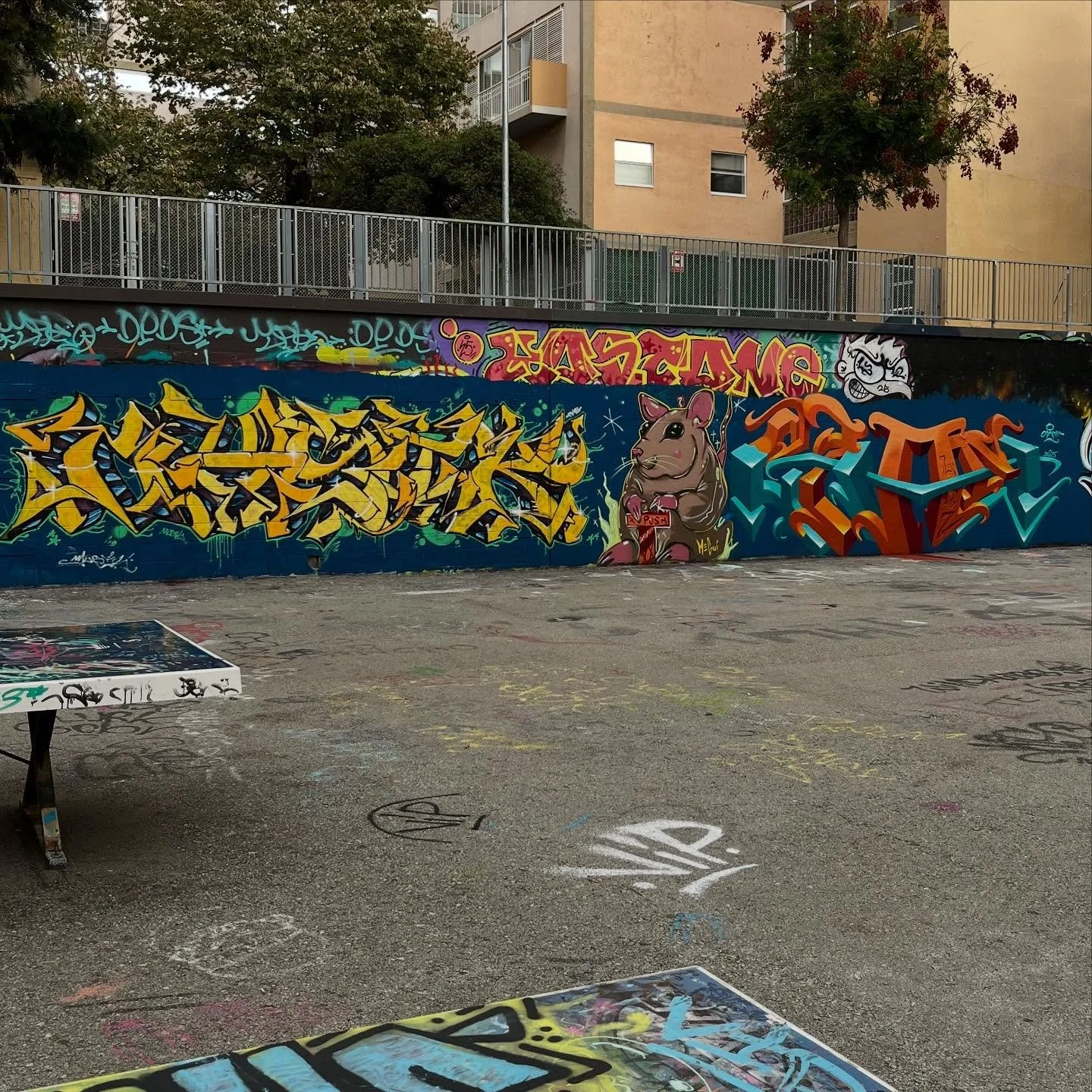 #graffiti #graffitiart #graffitiartist #graffitibarcelona #barcelonagraffiti #spraypaint #spraypaintart #bcngraffiti #arteenlascalles #spraypaintbarcelona #arteurba #bcnstreetstyletour #barcelonastreetstyletour #barcelonastreetstyletour.com #streetar