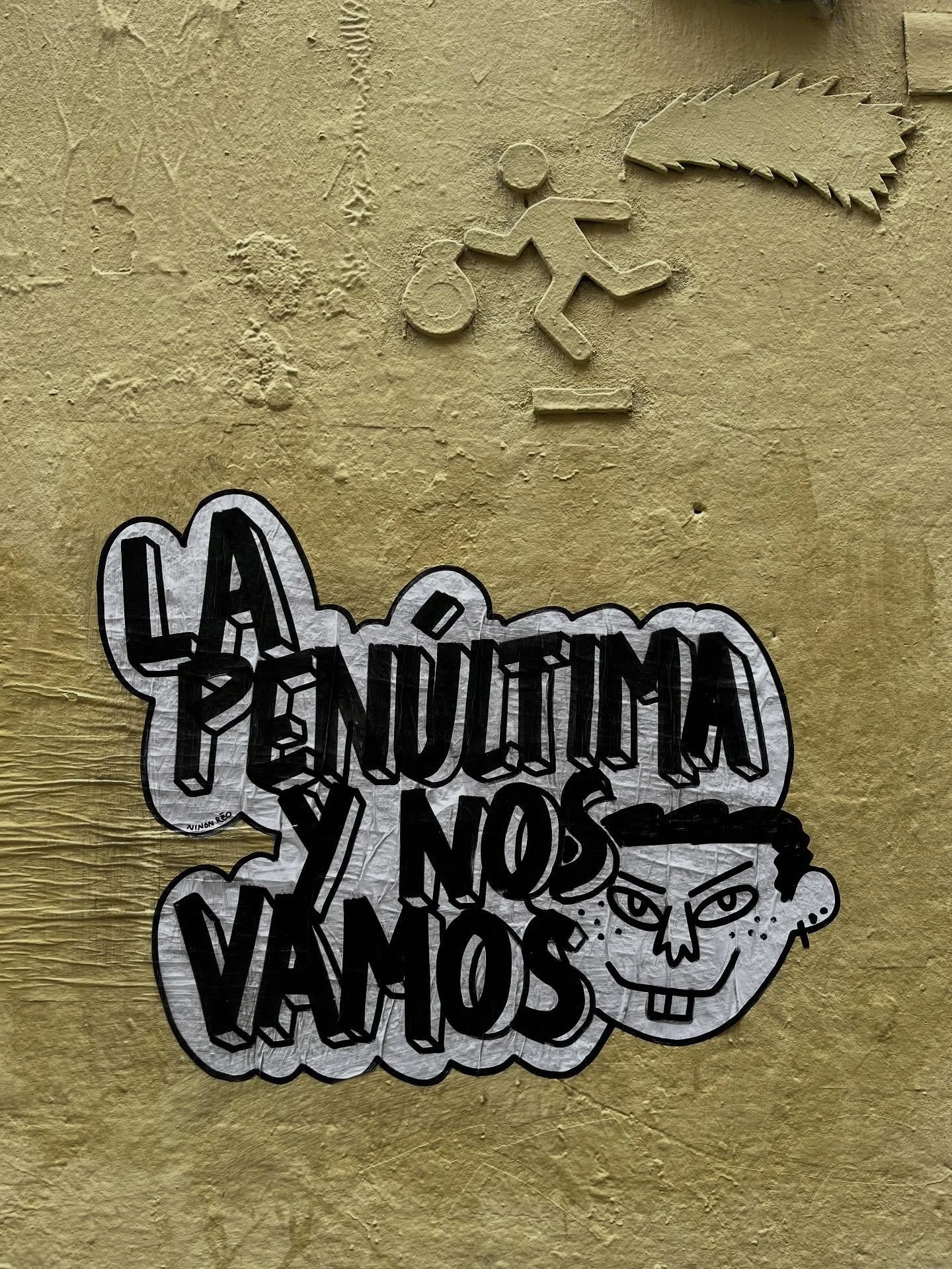 #streetart #bcnstreetart #streetartbarcelona #wheatpaste #wheatpasteart #wheatpastebarcelona #poster #posterart #posterbarcelona #spraypaintart #spraypaintbarcelona #urbanart #urbanartist #barcelonastreetart #arteenlascalles #bcnstreetstyle #bcnstree