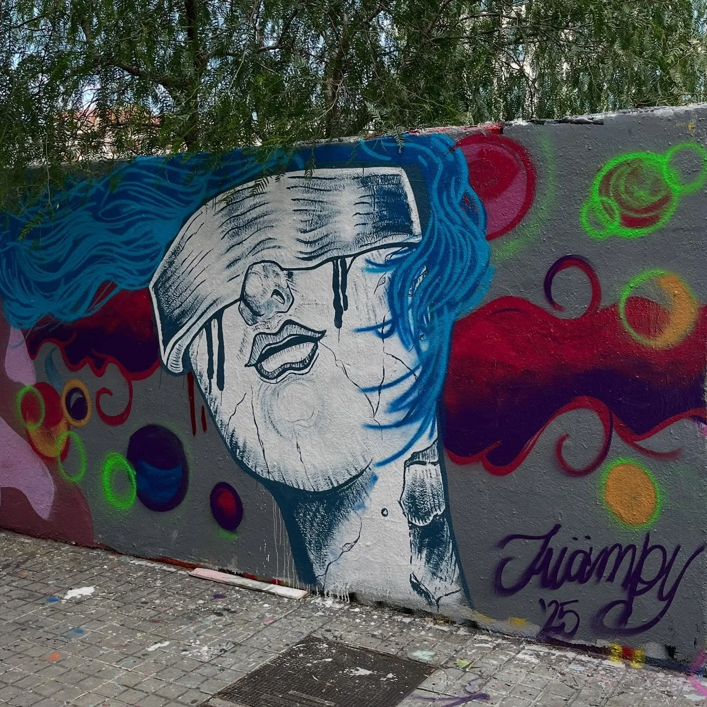 #streetart #bcnstreetart #streetartbarcelona #spraypaintart #spraypaintbarcelona #urbanart #urbanartist #barcelonastreetart #arteenlascalles #bcnstreetstyle #bcnstreetstyletour #arteurba #barcelonastreetstyletour #barcelonastreetstyletour.com #street