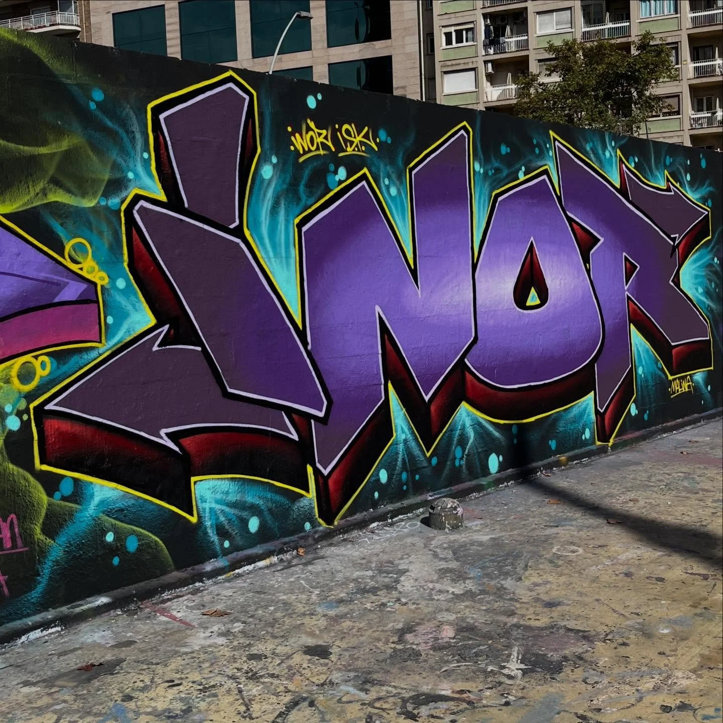 #graffiti #graffitiart #graffitiartist #graffitibarcelona #barcelonagraffiti #spraypaint #spraypaintart #bcngraffiti #arteenlascalles #spraypaintbarcelona #arteurba #bcnstreetstyletour #barcelonastreetstyletour #barcelonastreetstyletour.com #streetar