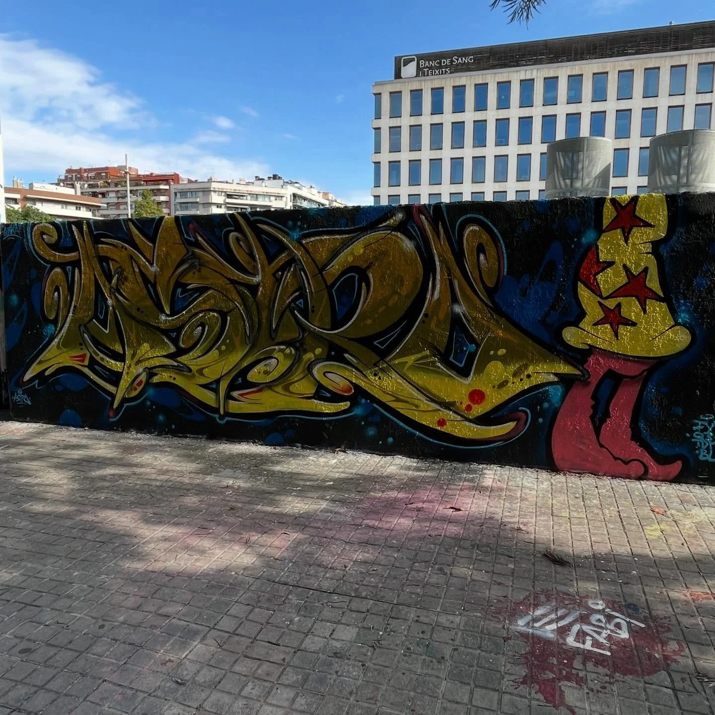 #graffiti #graffitiart #graffitiartist #graffitibarcelona #barcelonagraffiti #spraypaint #spraypaintart #bcngraffiti #arteenlascalles #spraypaintbarcelona #arteurba #bcnstreetstyletour #barcelonastreetstyletour #barcelonastreetstyletour.com #streetar