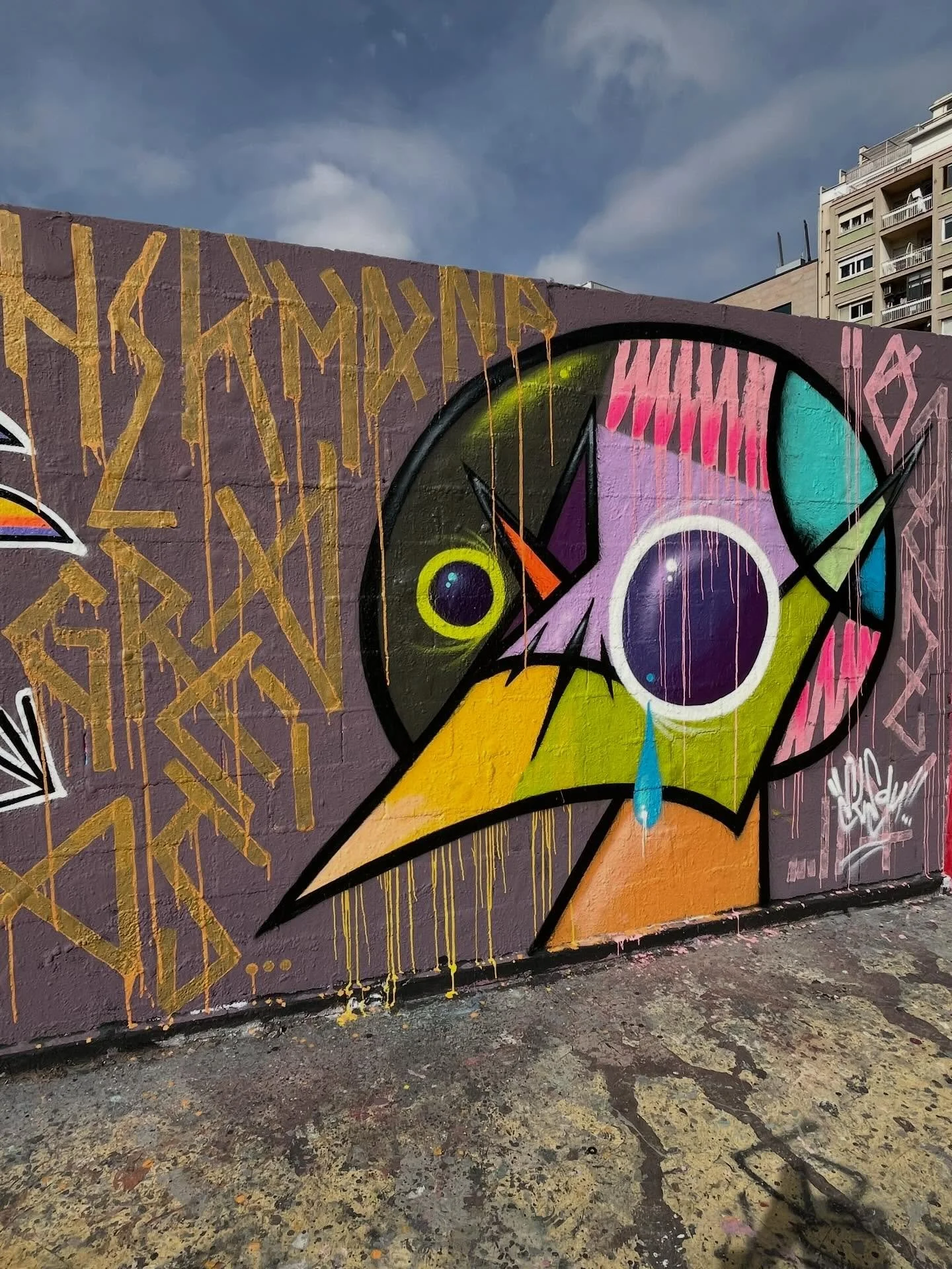 @eleduworks #eleduworks #streetart #bcnstreetart #streetartbarcelona #spraypaintart #spraypaintbarcelona #urbanart #urbanartist #barcelonastreetart #arteenlascalles #bcnstreetstyle #bcnstreetstyletour #arteurba #barcelonastreetstyletour #barcelonastr