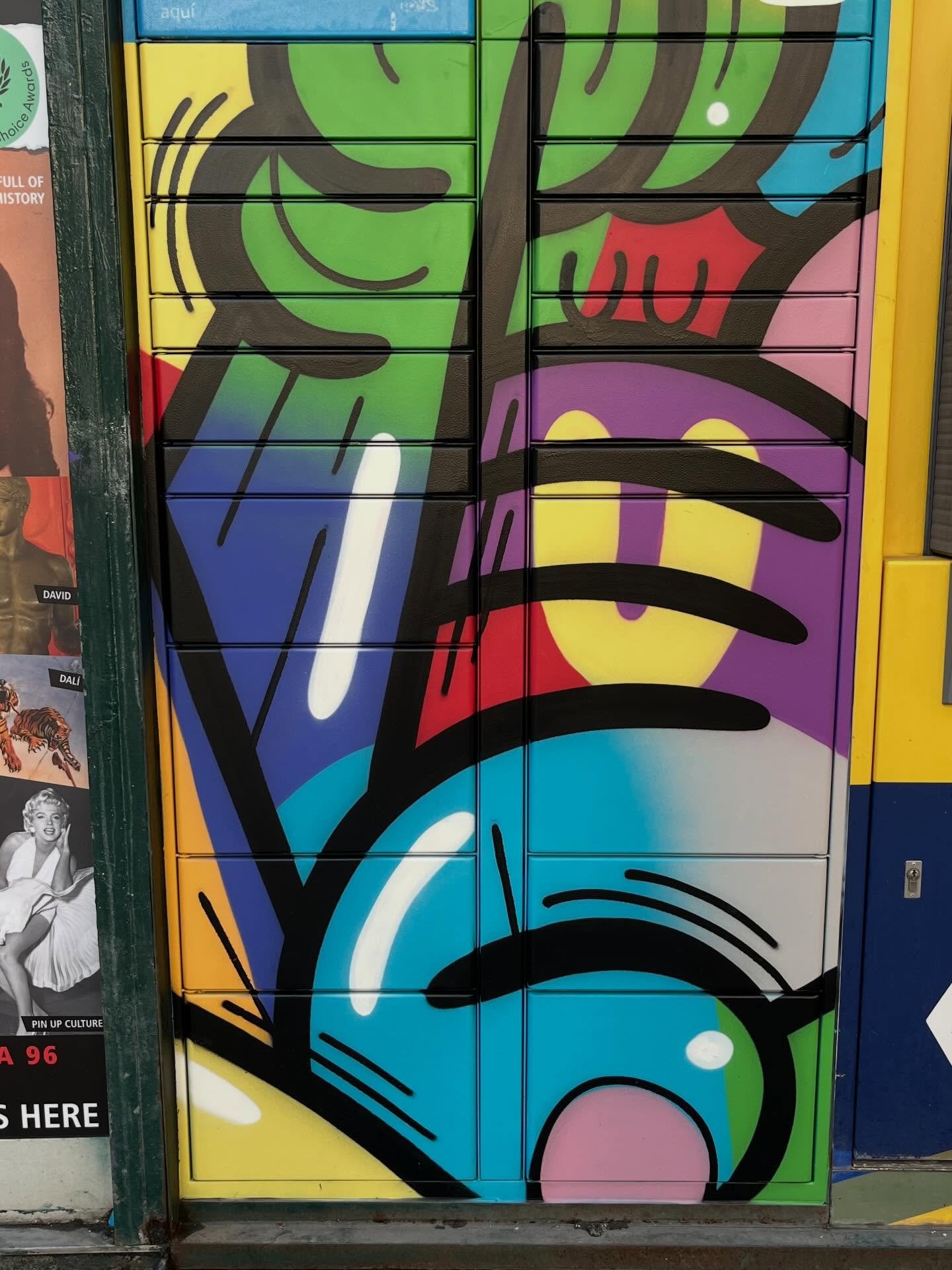 @javierdirty #javierdirty #streetart #bcnstreetart #streetartbarcelona #spraypaintart #spraypaintbarcelona #urbanart #urbanartist #barcelonastreetart #arteenlascalles #bcnstreetstyle #bcnstreetstyletour #arteurba #barcelonastreetstyletour #barcelonas